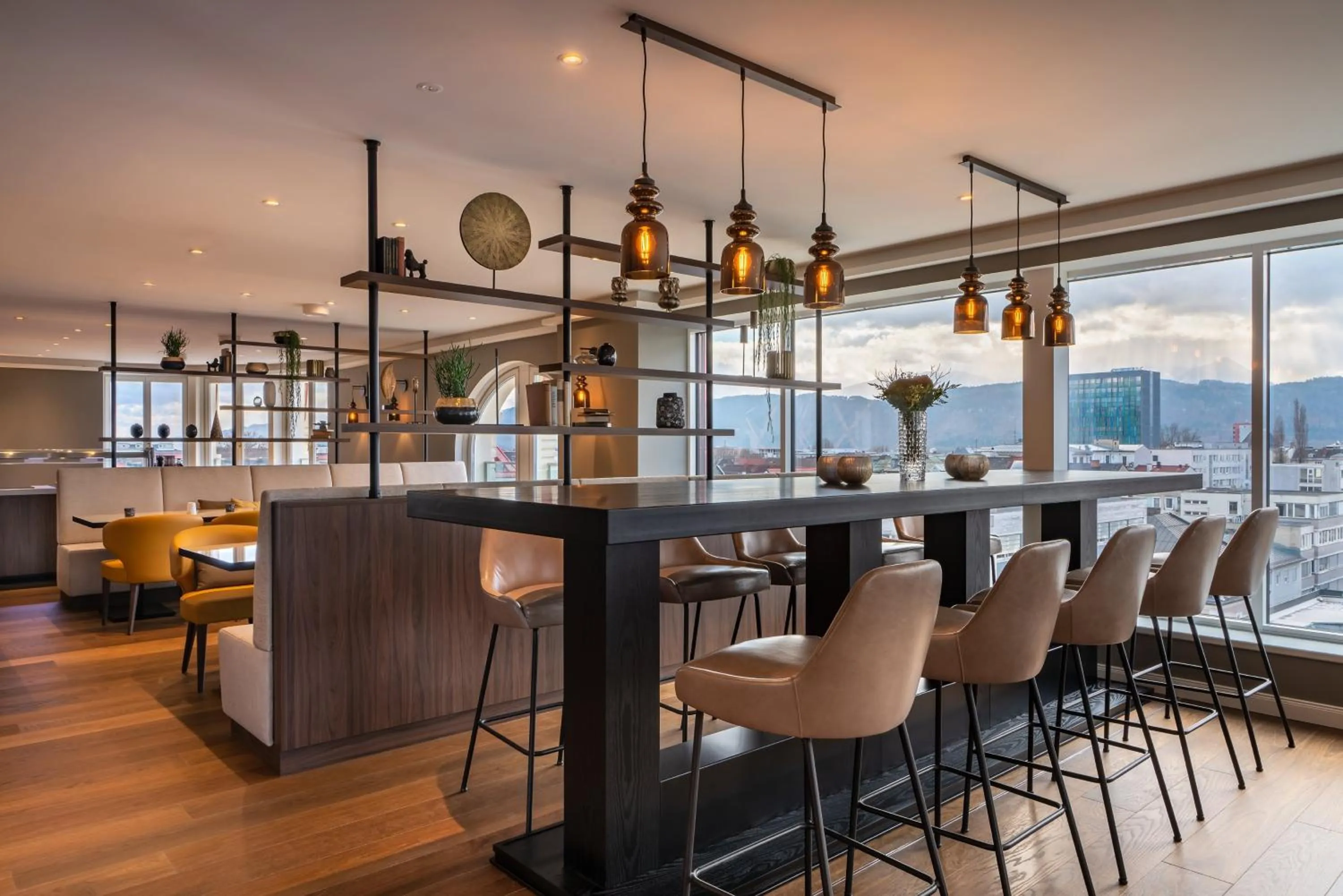 Lounge or bar in Garner Hotel Klagenfurt - Moser Verdino by IHG