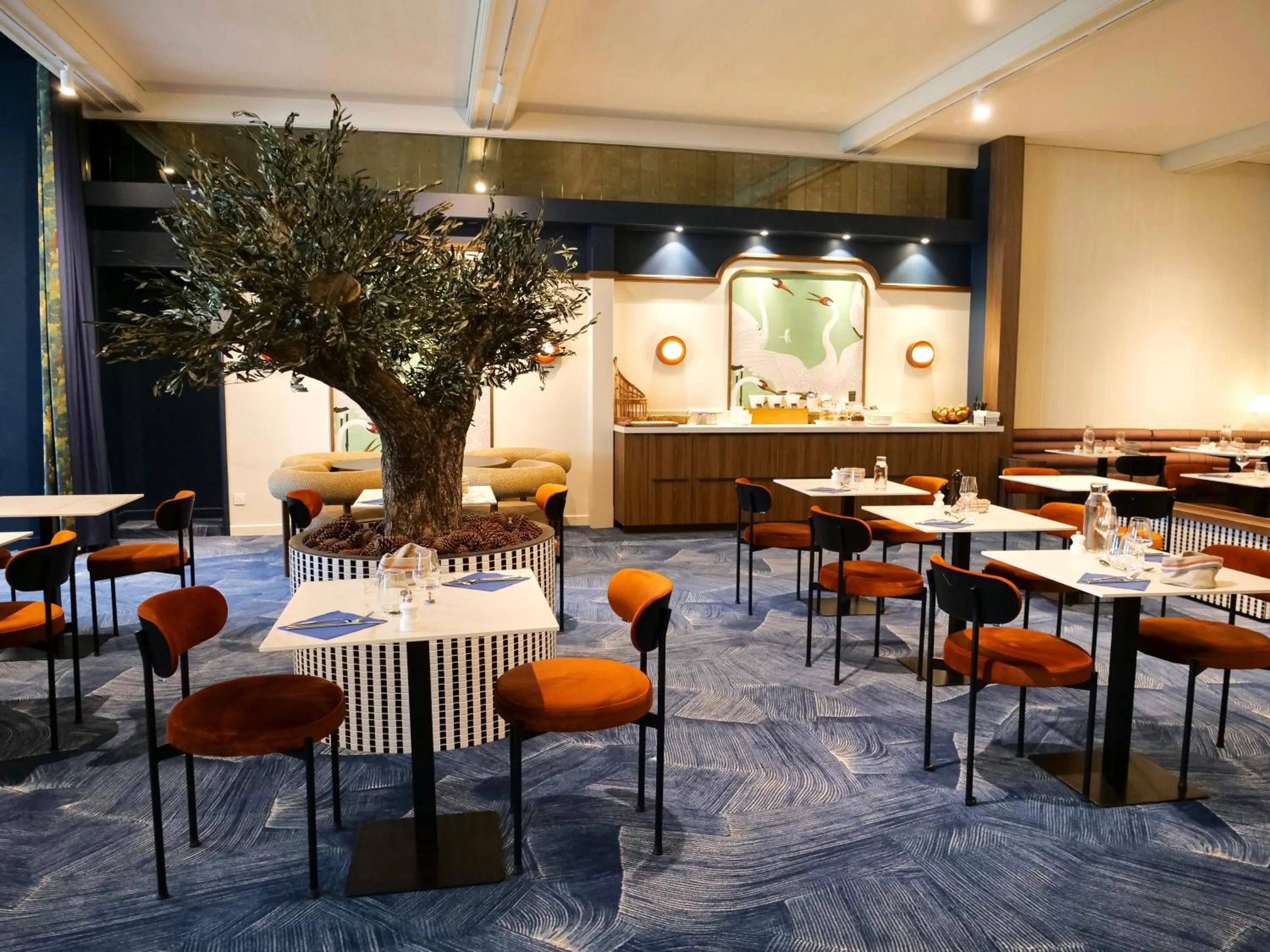 Restaurant/places to eat in Hotel des Eaux