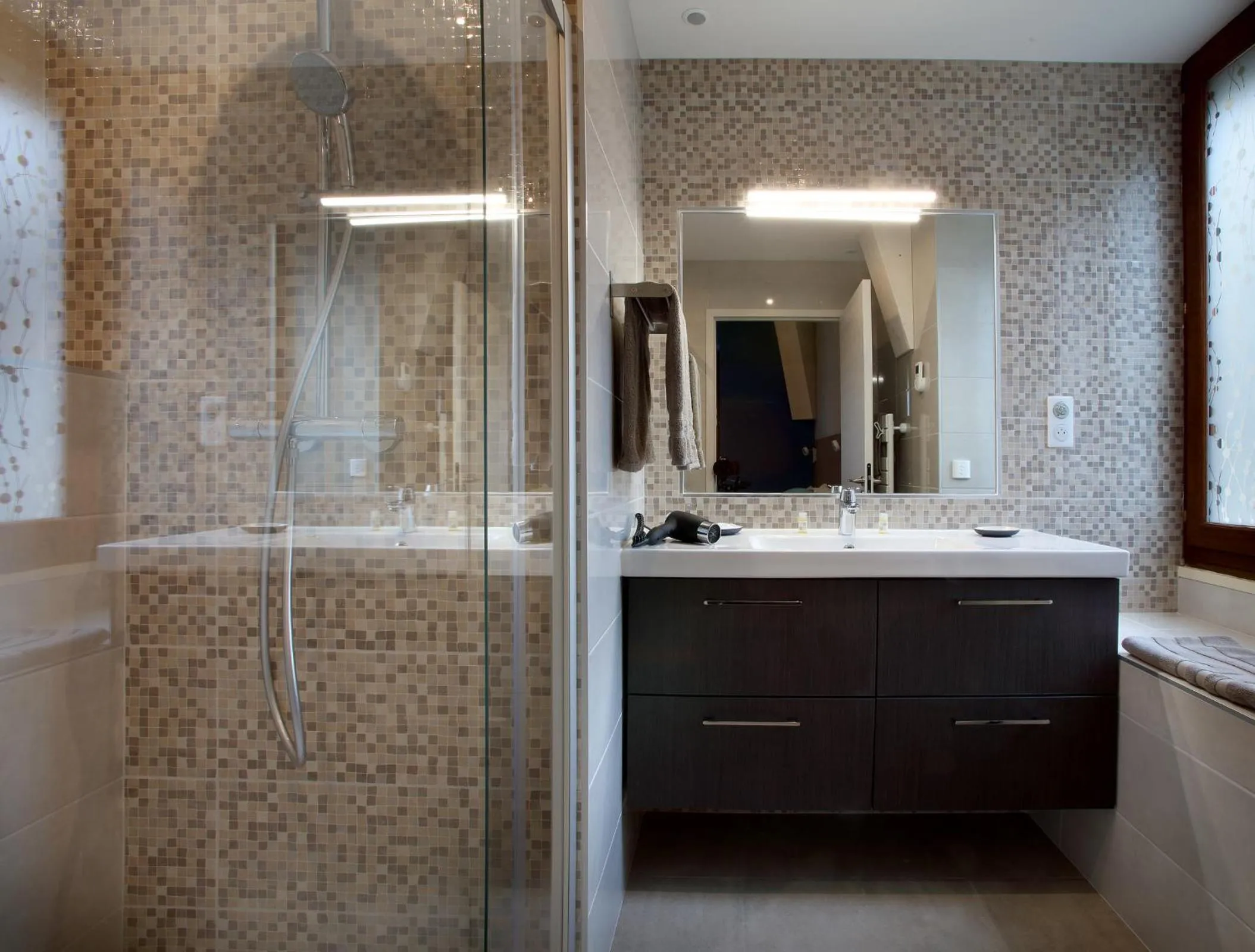 Shower in Hotel des Eaux