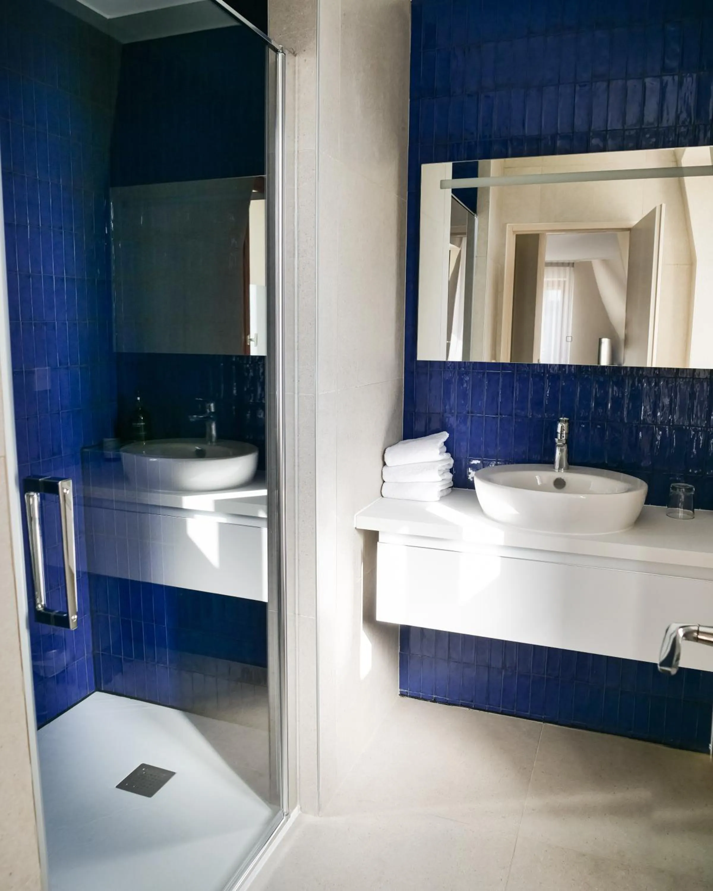 Shower in Hotel des Eaux