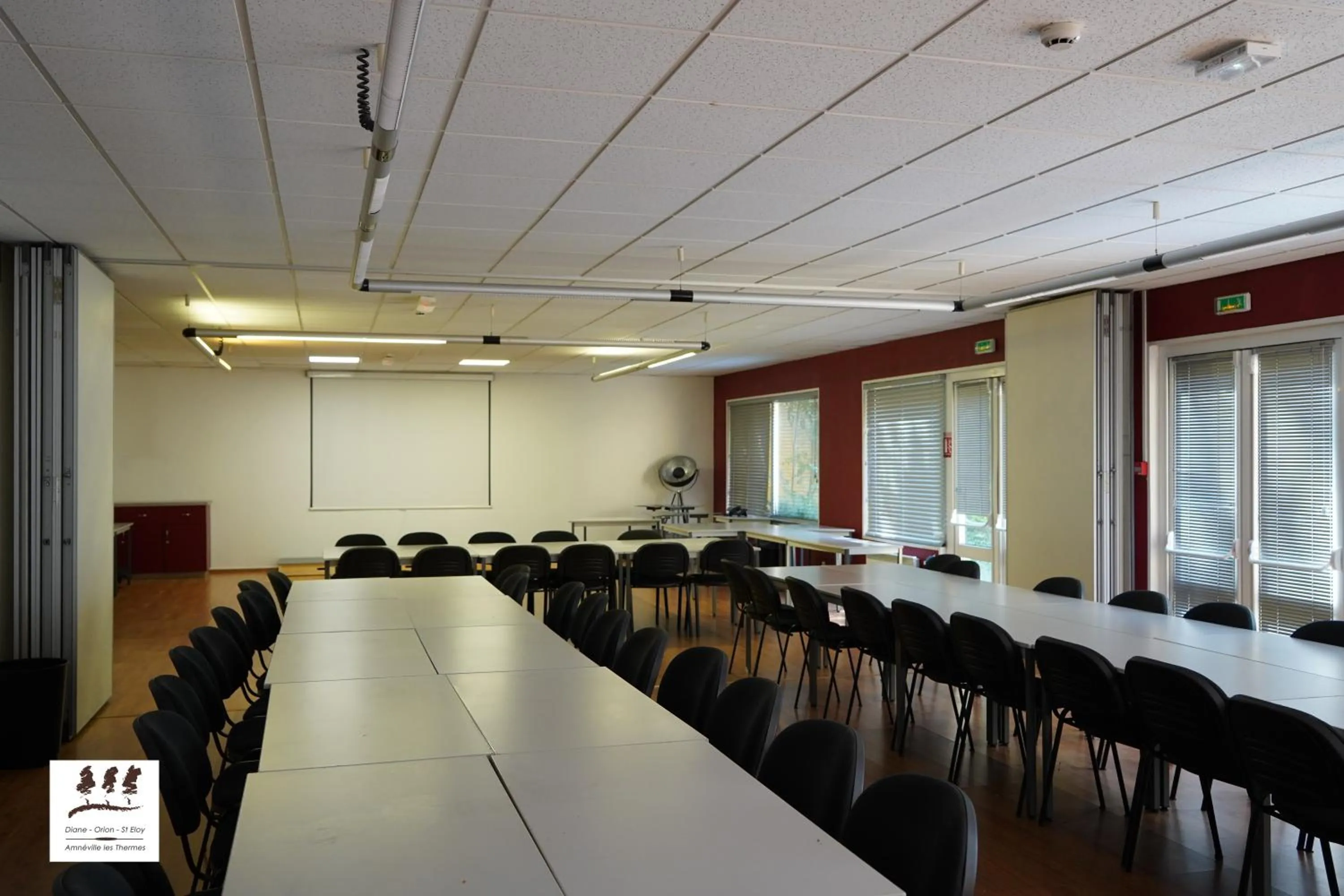 Meeting/conference room in Enzo Hôtels Premier Prix - Logis Amnéville