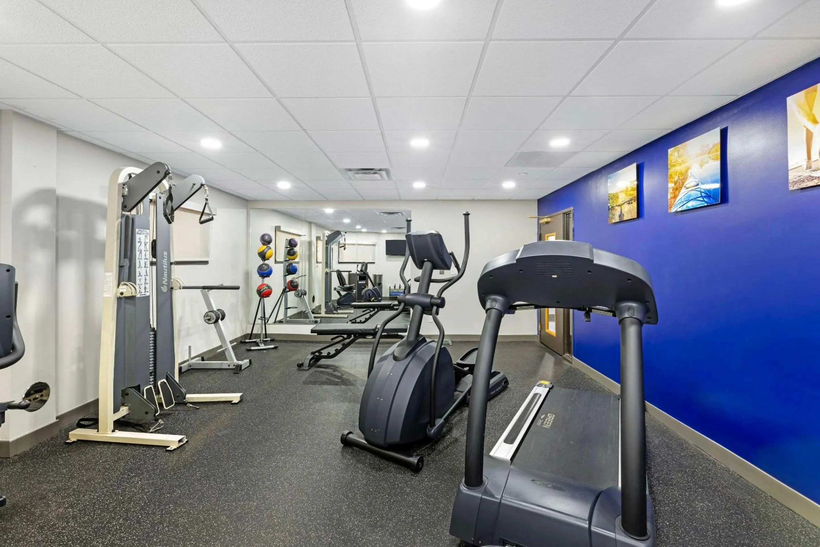 Fitness centre/facilities in Wingate by Wyndham - Arlington Heights