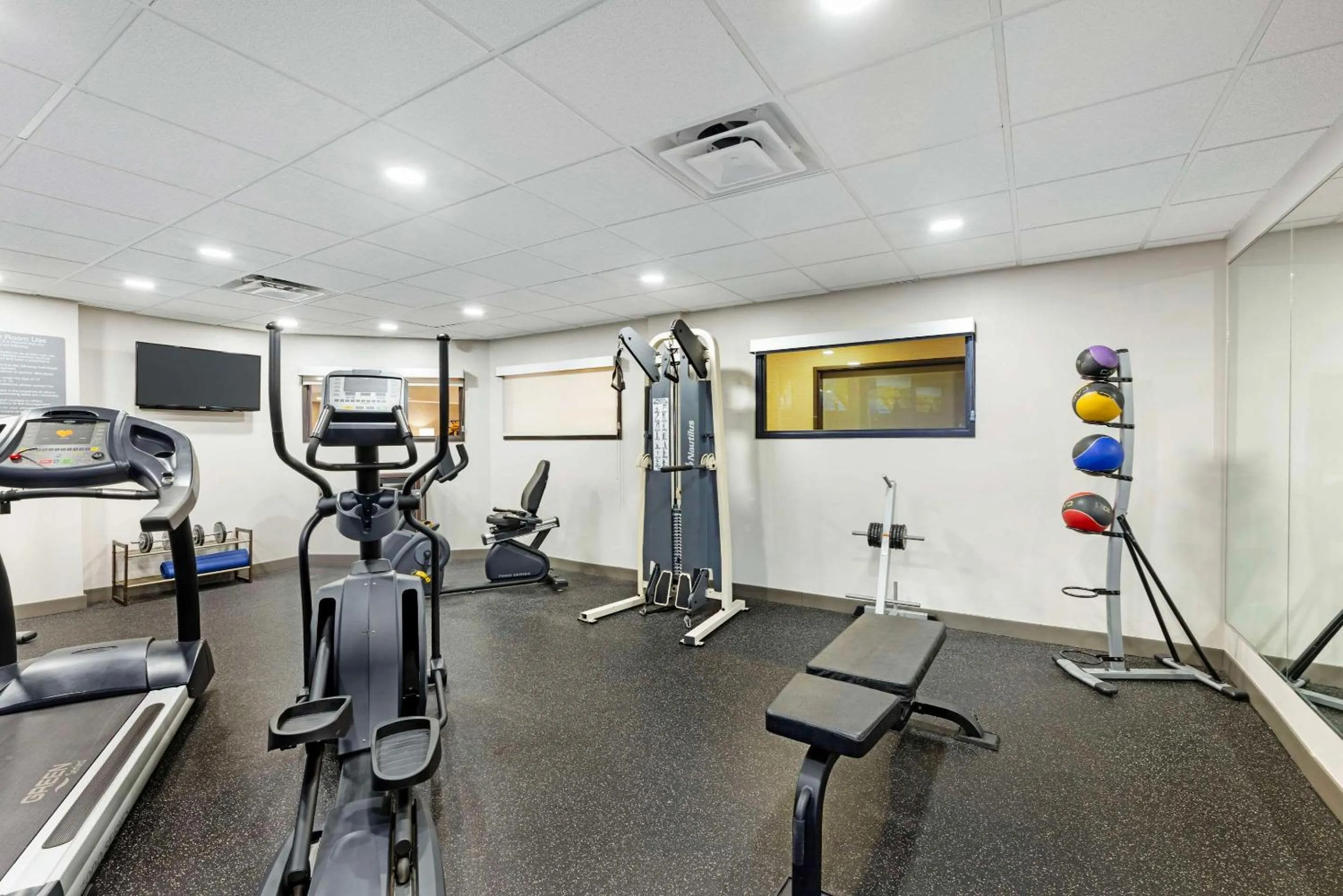 Fitness centre/facilities in Wingate by Wyndham - Arlington Heights