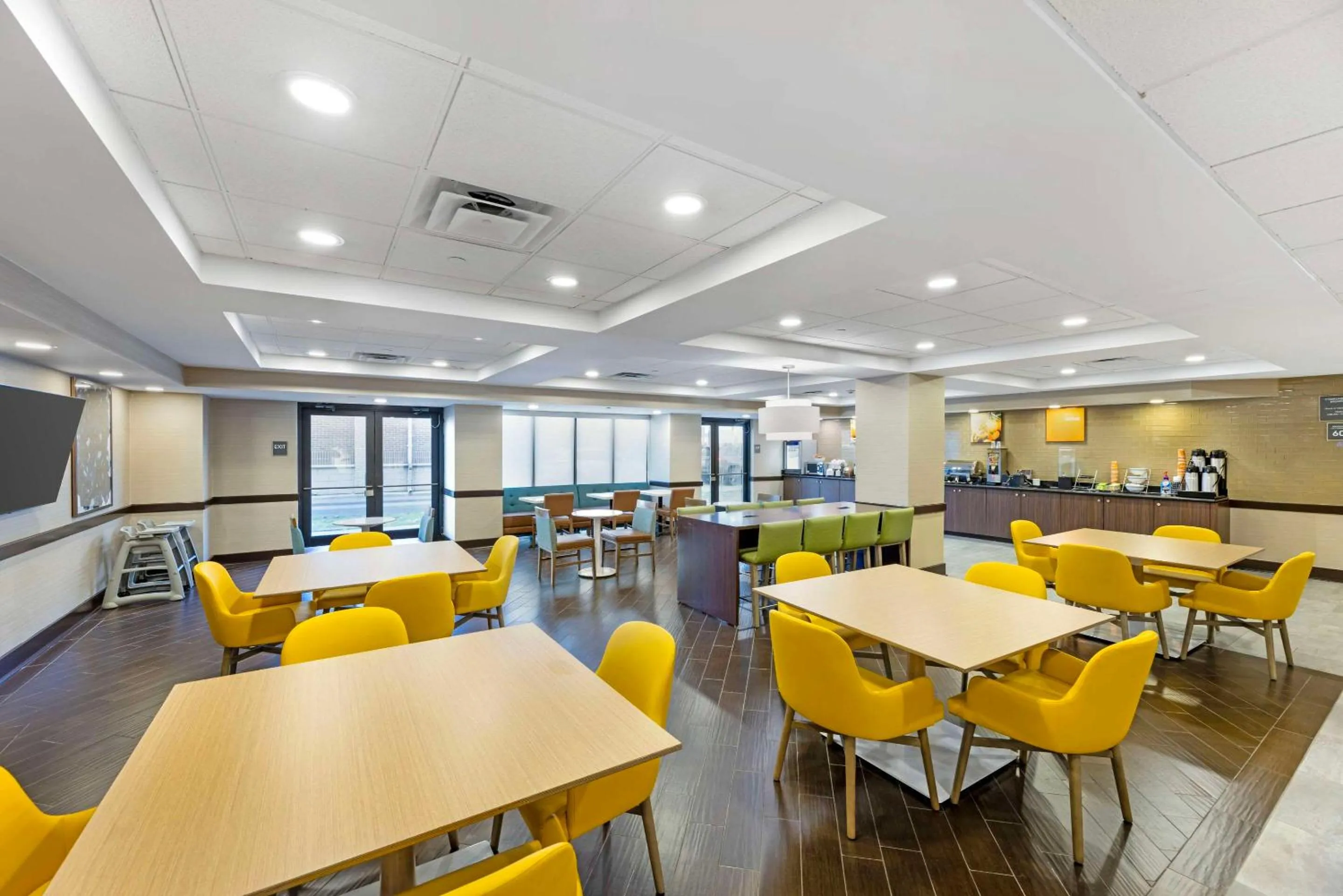 Breakfast in Wingate by Wyndham - Arlington Heights