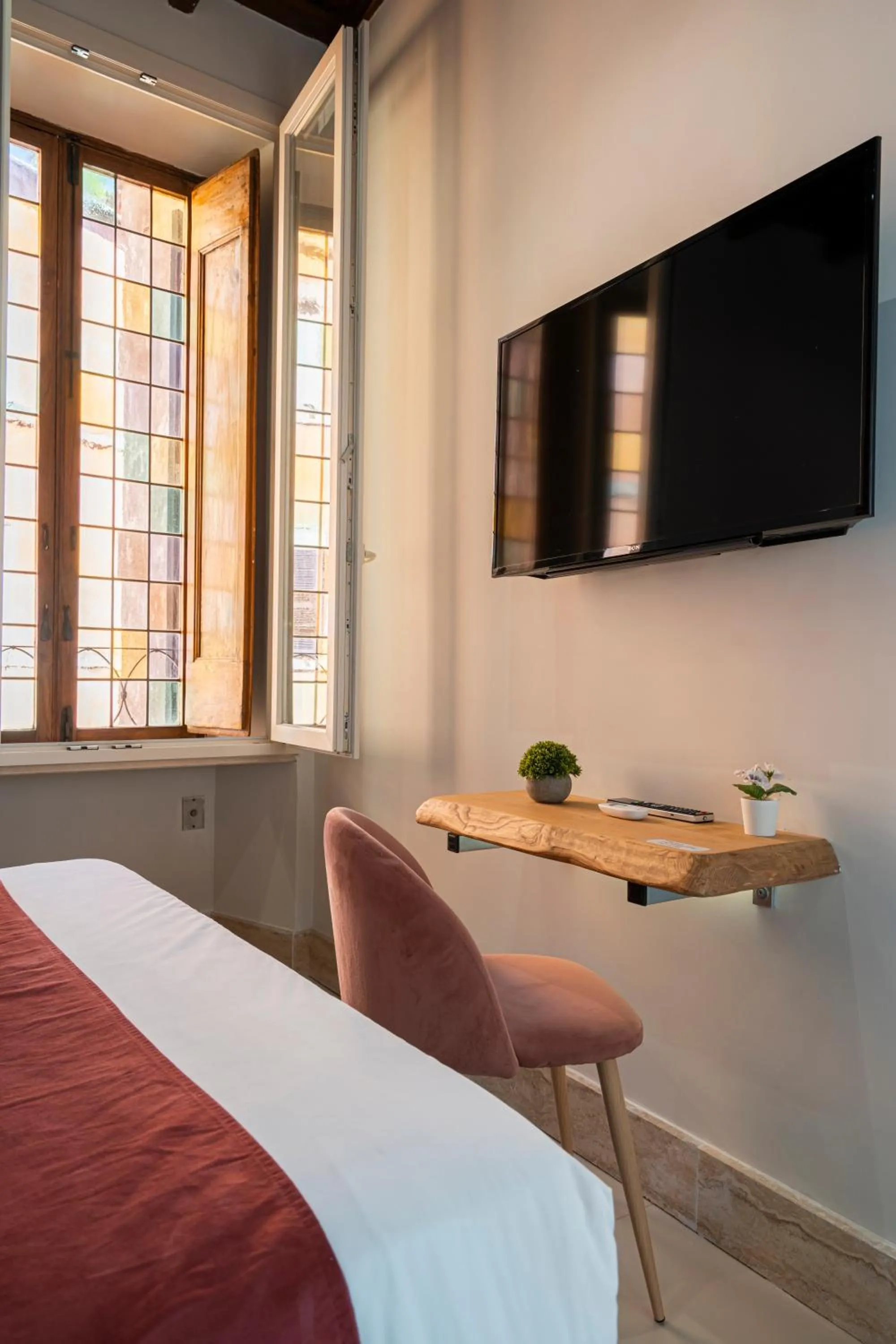 Bedroom, Bed in Campo de' Fiori 34