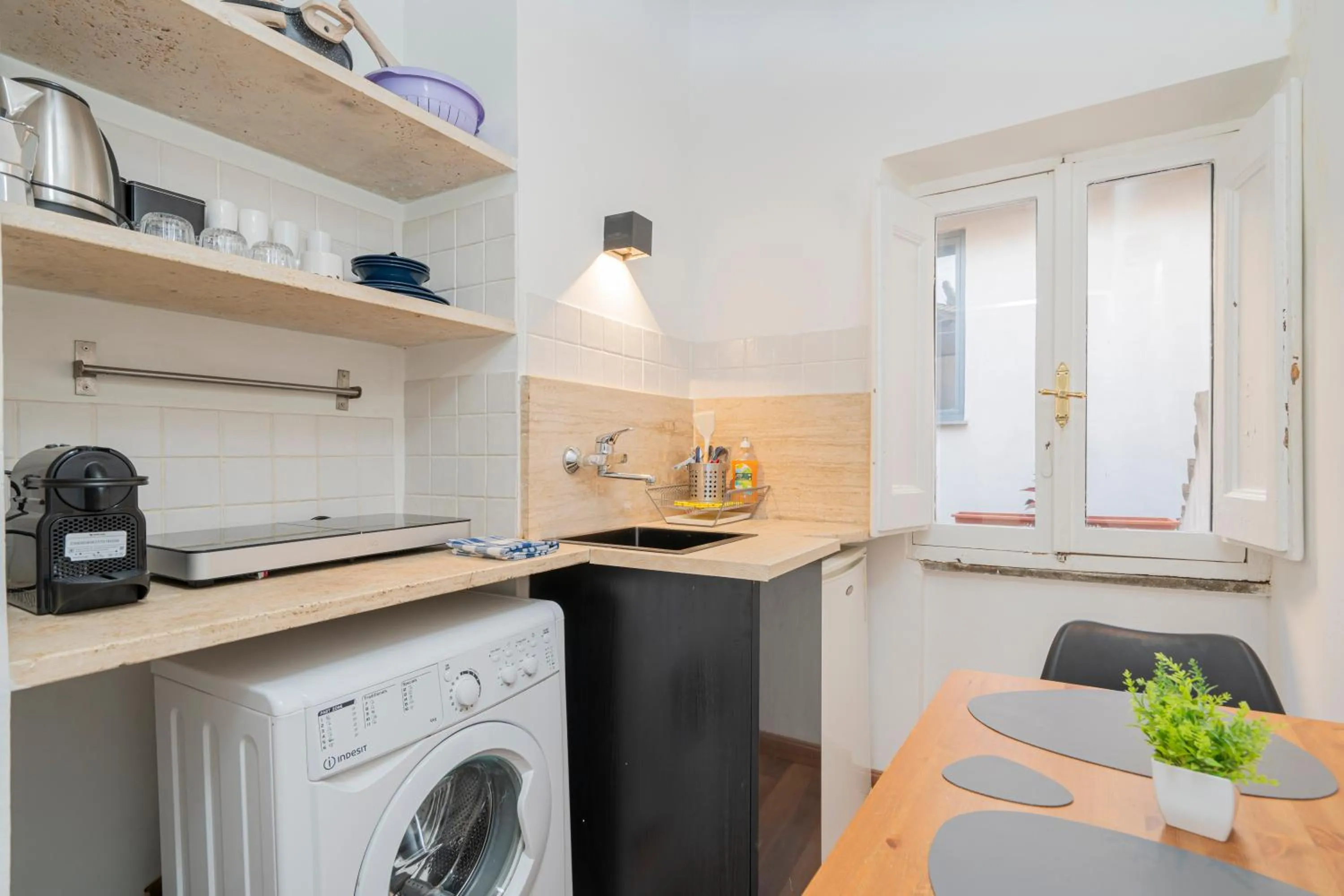 kitchen in Campo de' Fiori 34