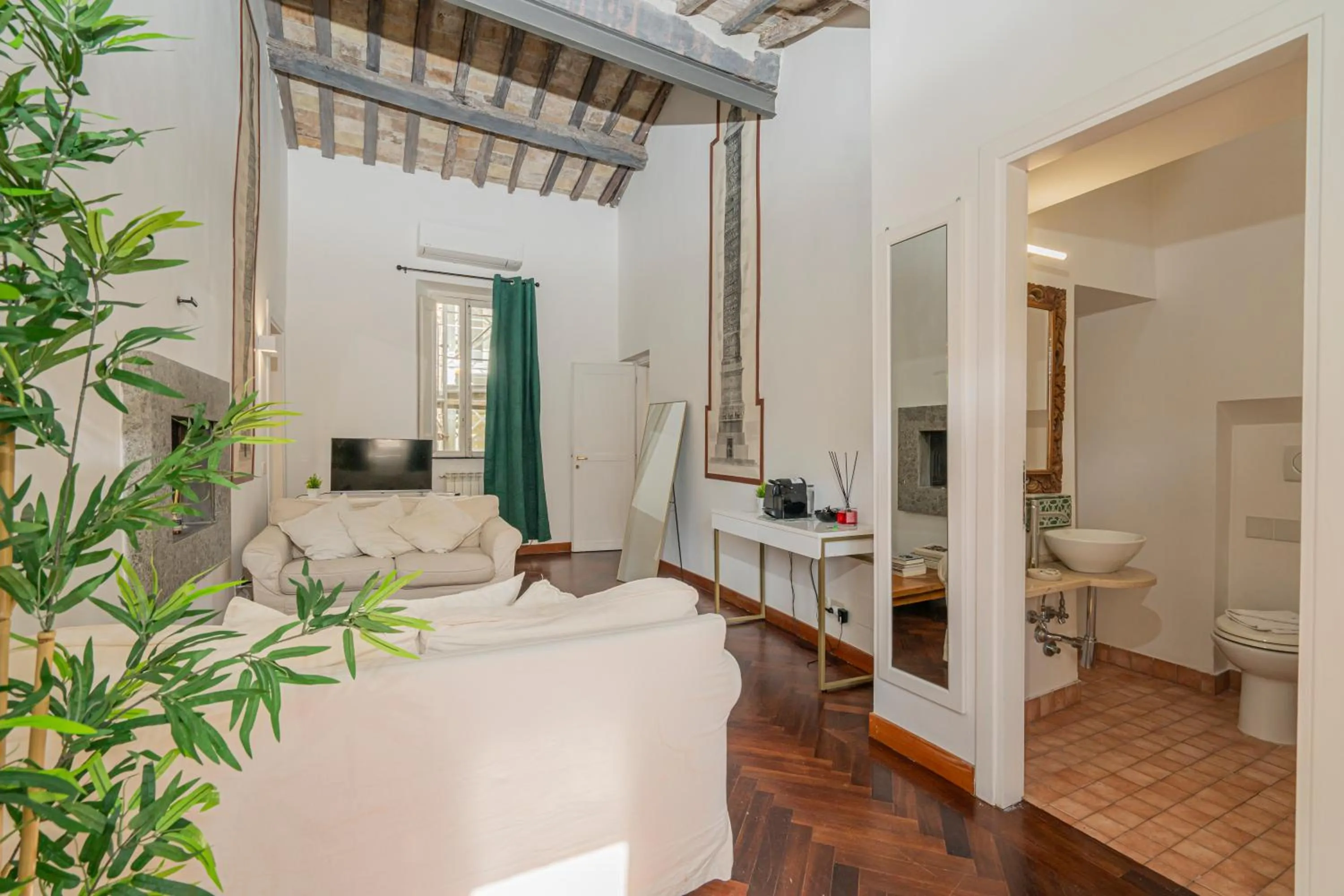 Living room in Campo de' Fiori 34