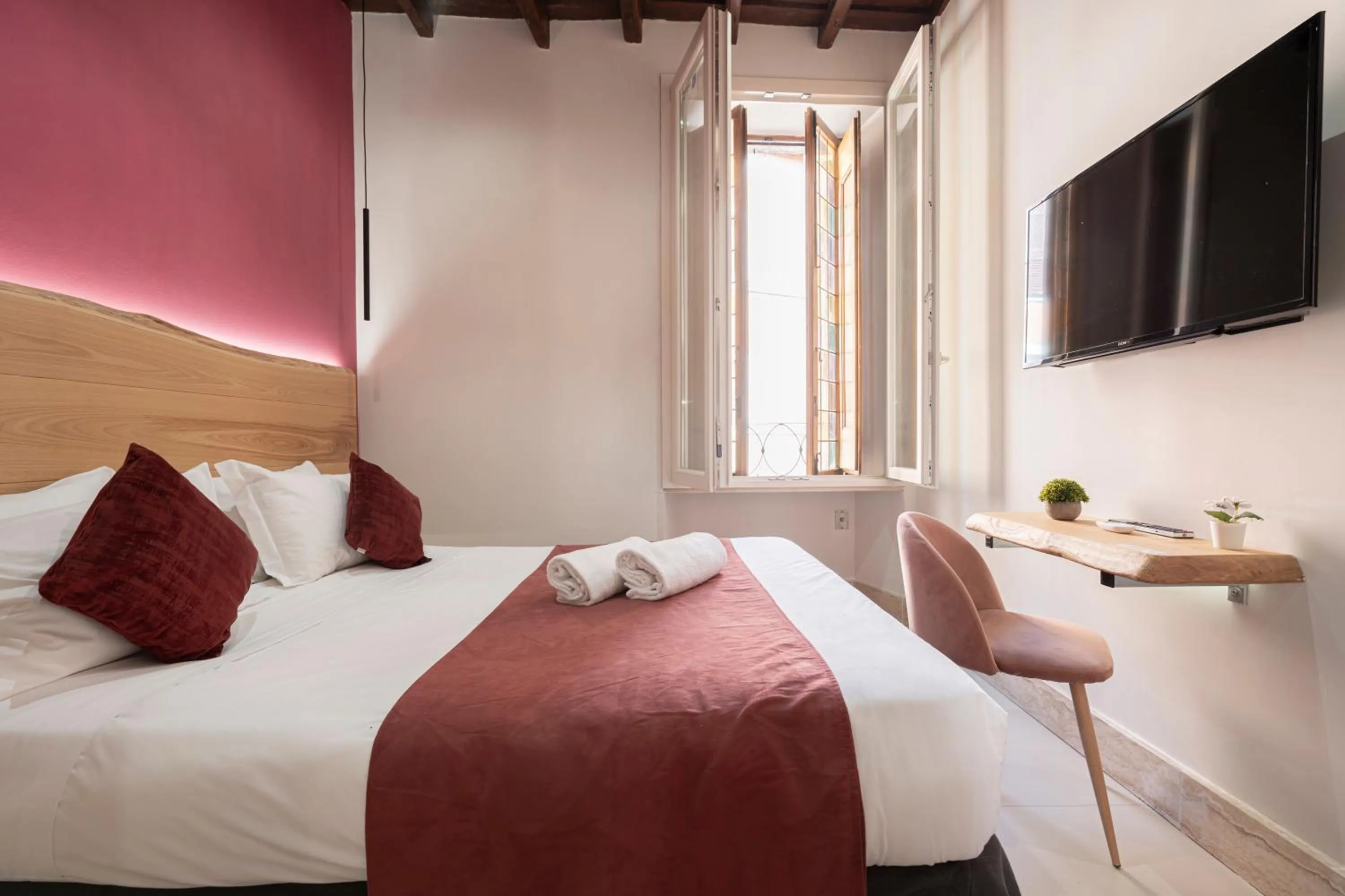 Bedroom, Bed in Campo de' Fiori 34