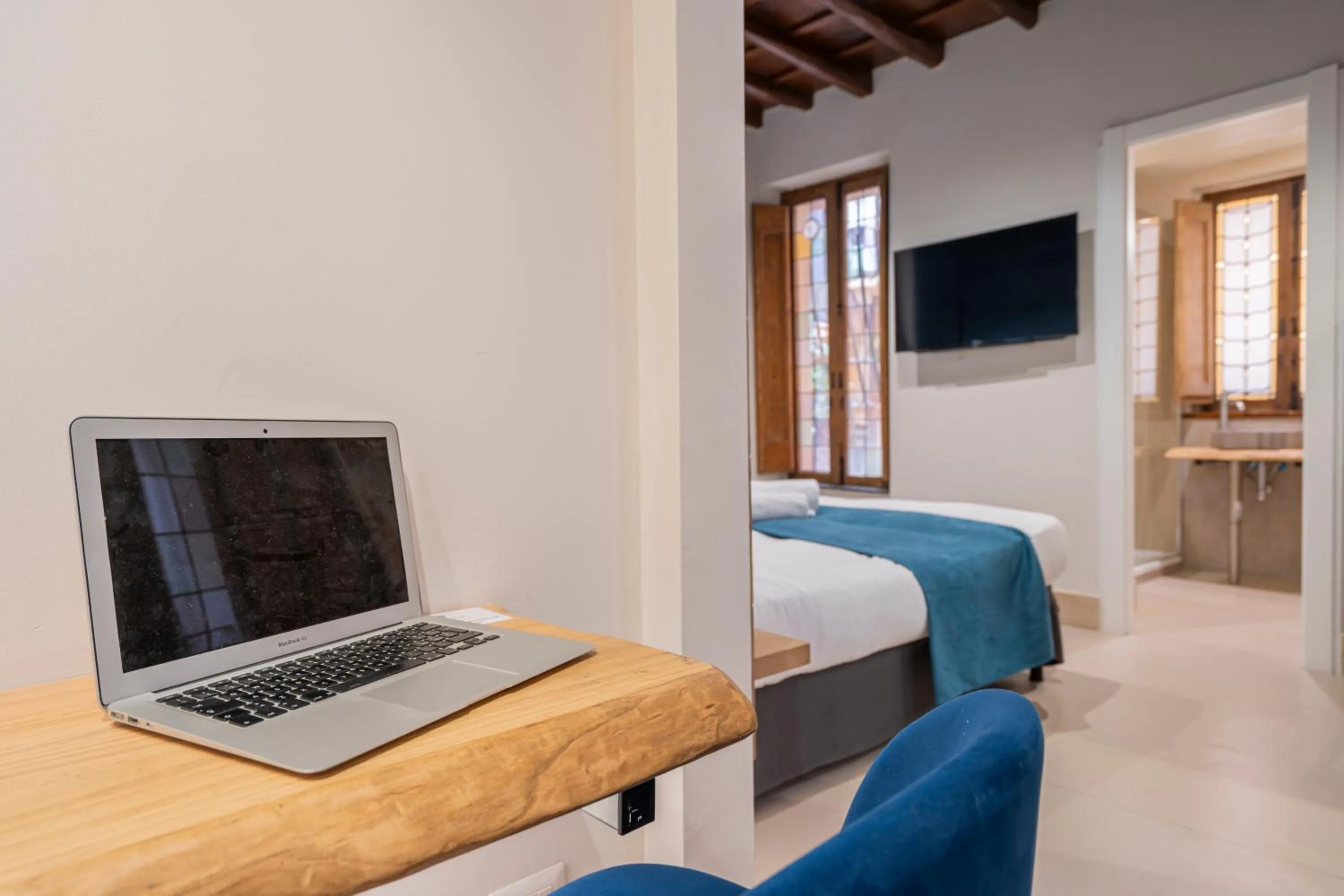 Bedroom in Campo de' Fiori 34
