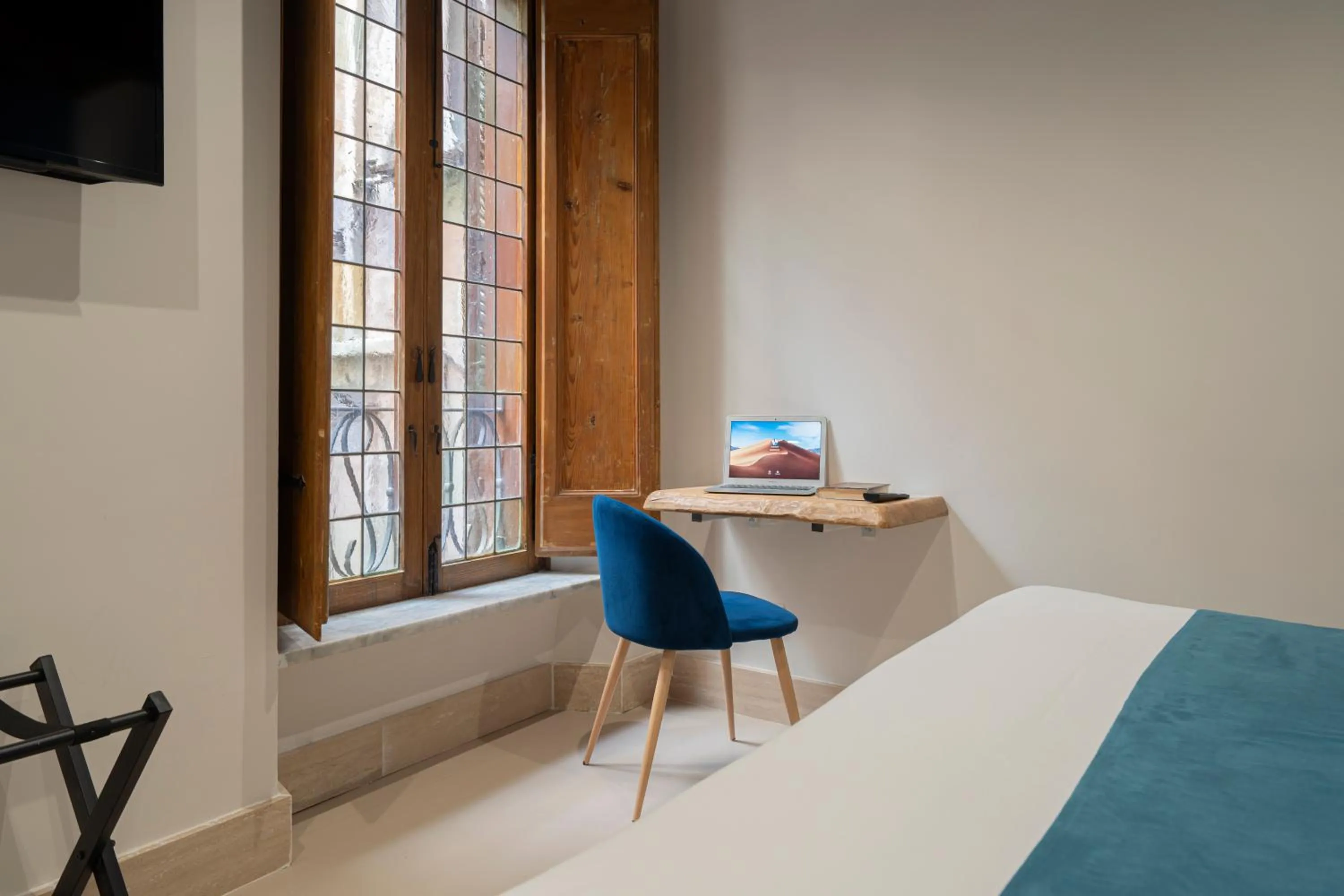 Bedroom, Bed in Campo de' Fiori 34