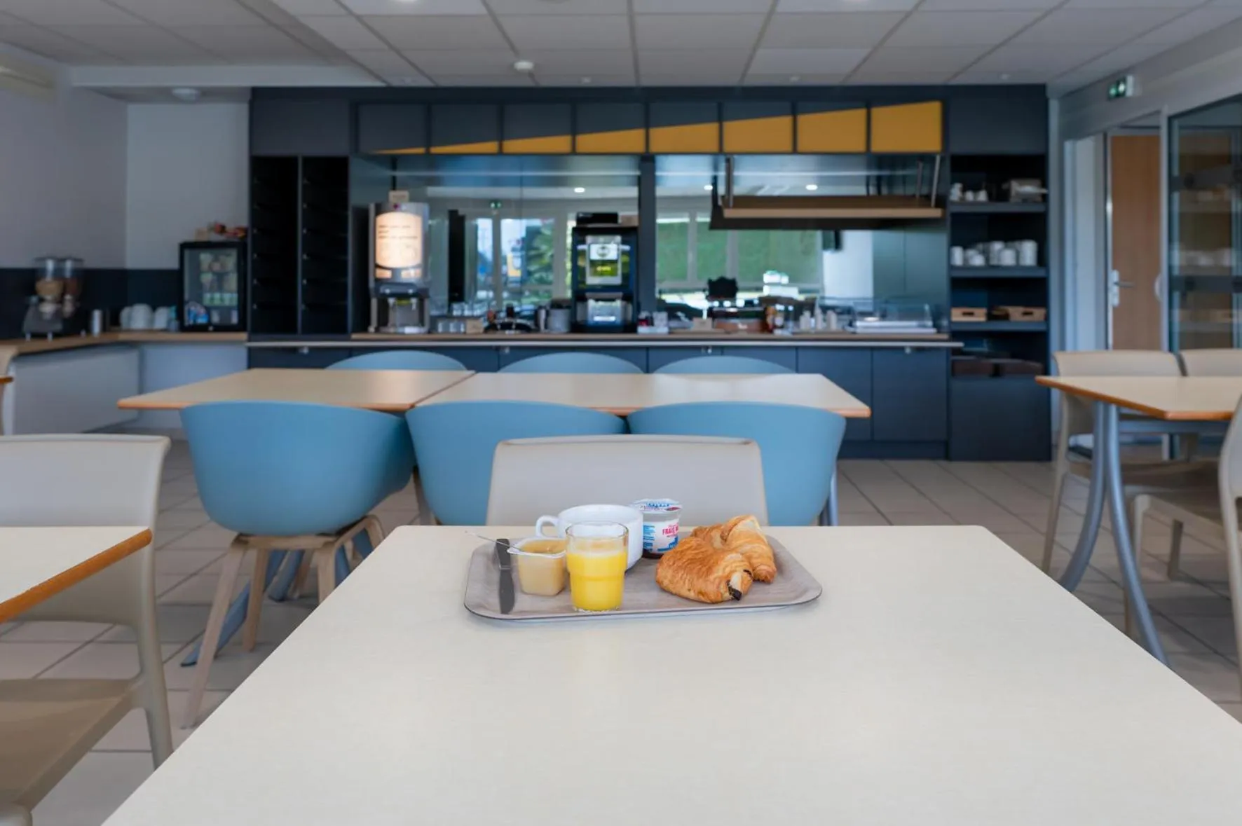 Breakfast in B&B HOTEL Pau Lescar