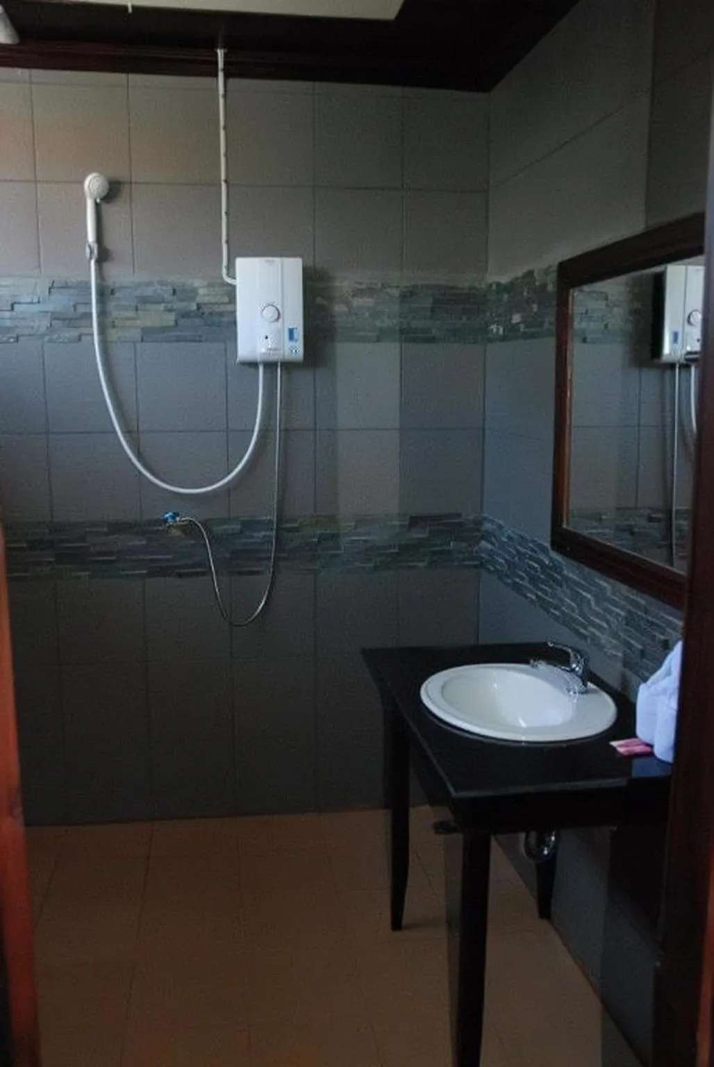 Shower in Don Det Hotel