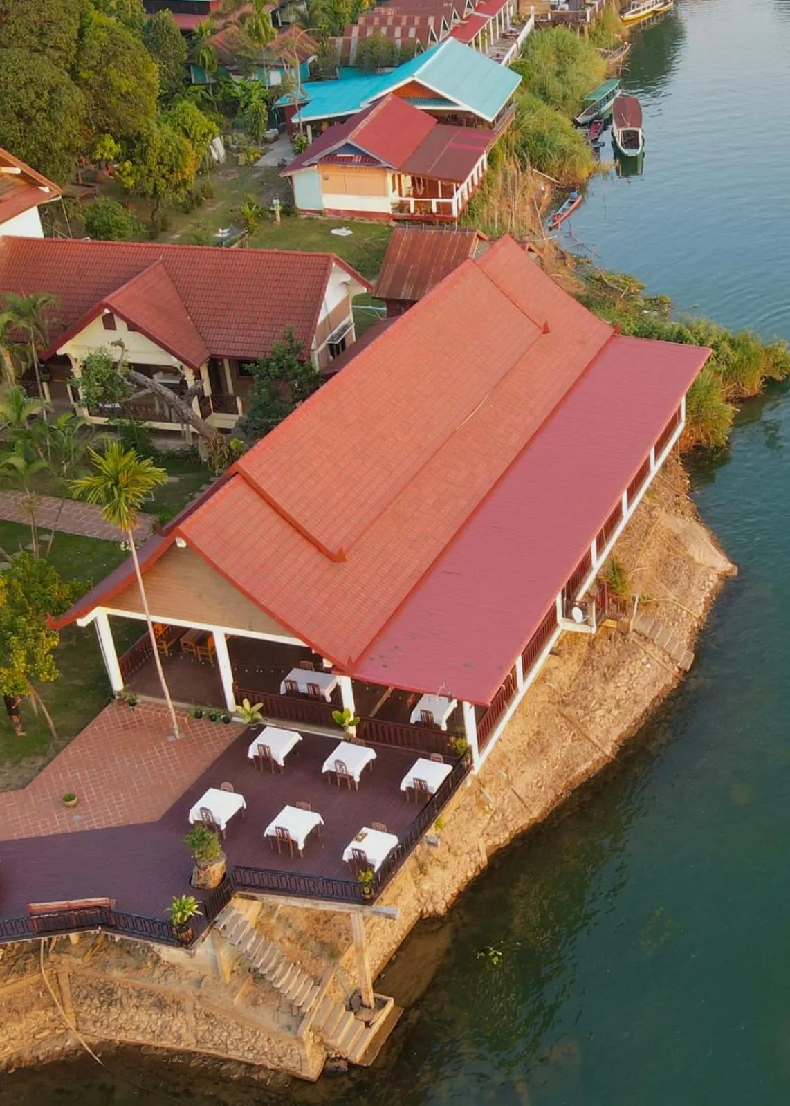 Property building in Don Det Hotel