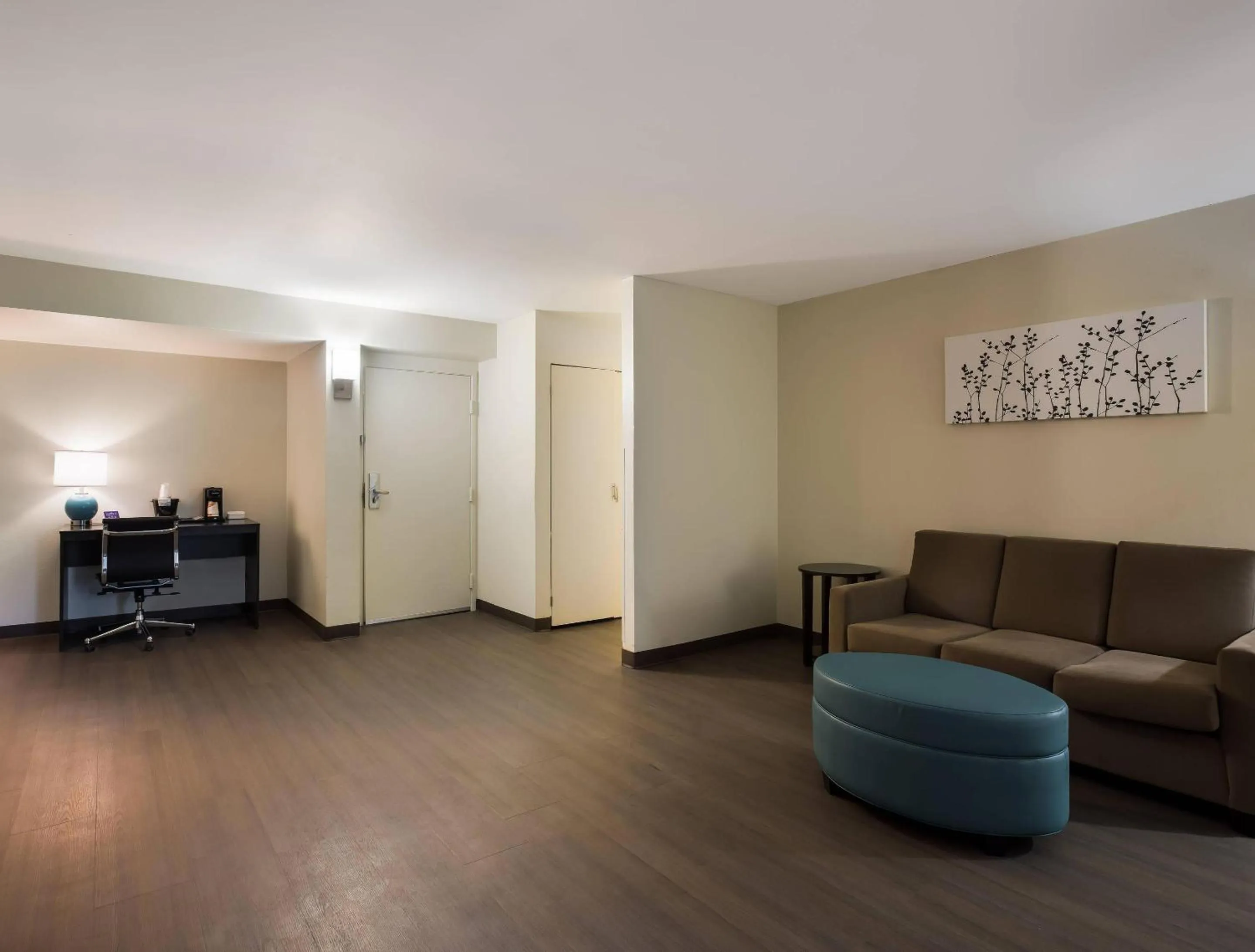 Bedroom in Sleep Inn Savannah Midtown