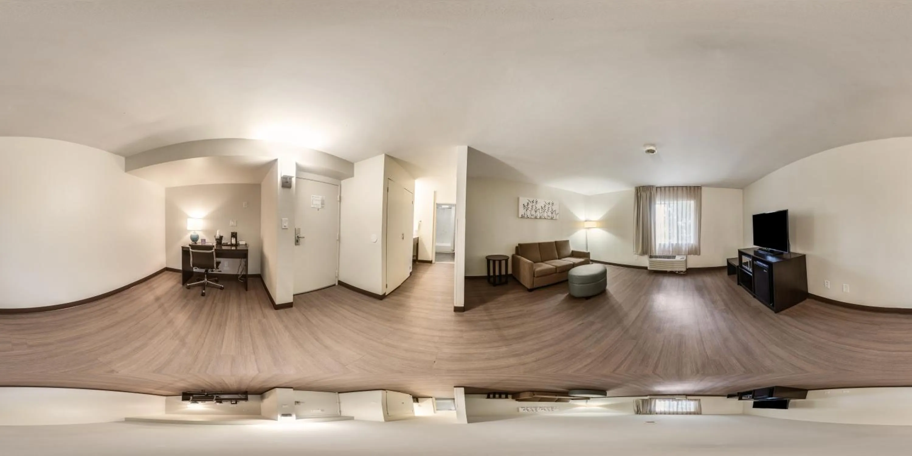 Photo of the whole room in Sleep Inn Savannah Midtown