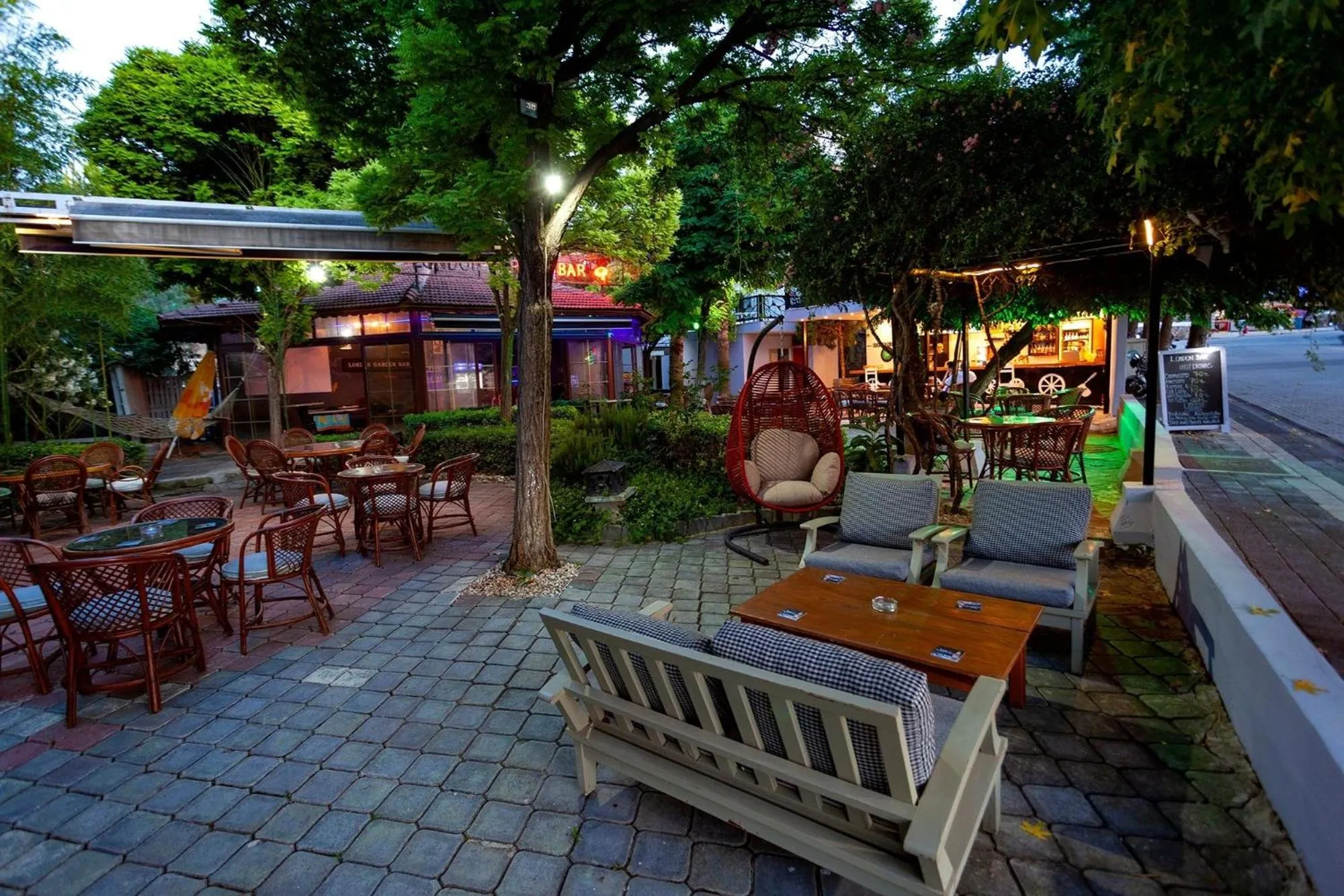 Garden in London Hotel