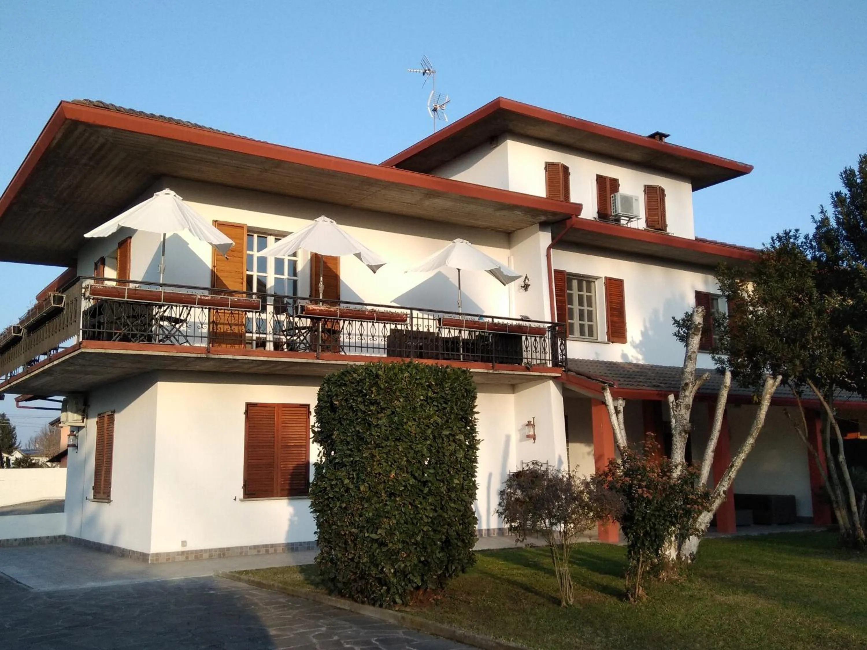 Property building in VILLA MOLINELLA