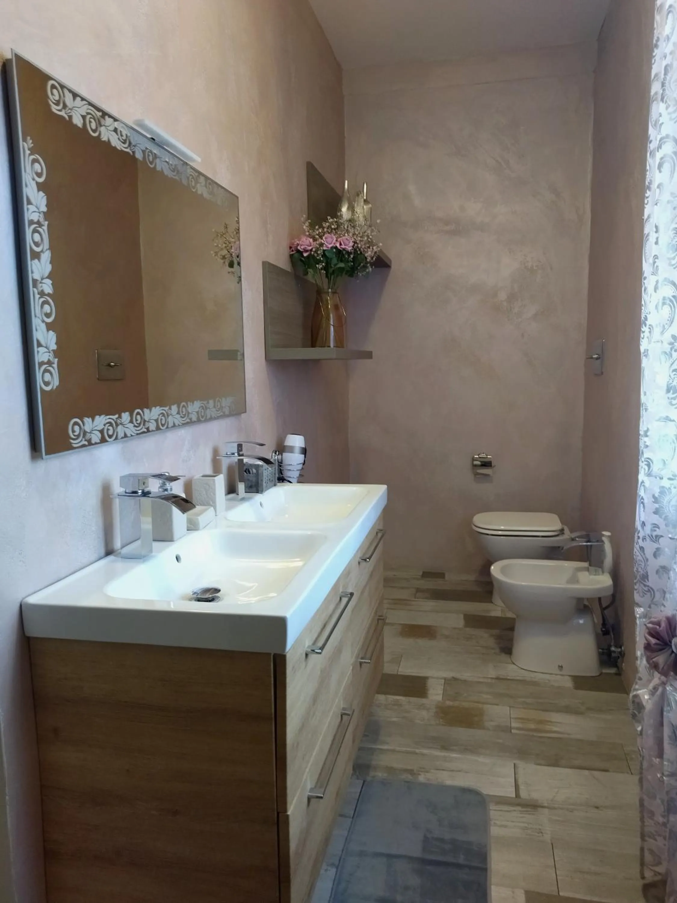 Toilet in VILLA MOLINELLA