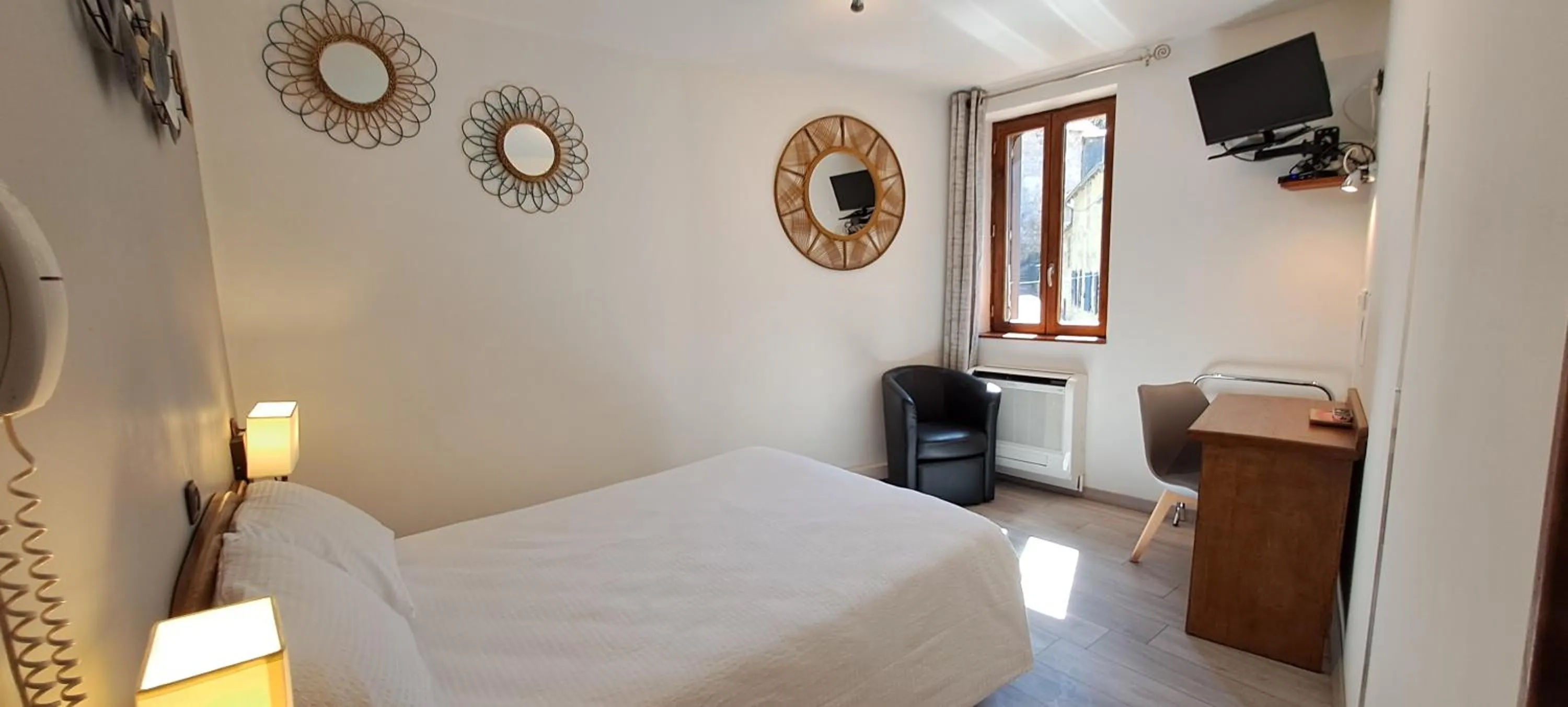 Bedroom, Bed in Logis Hôtel restaurant Auberge de la Cascade