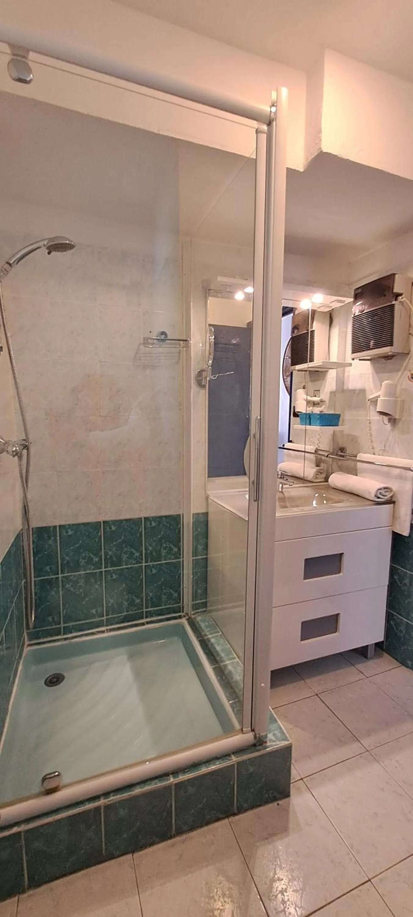 Bathroom in Logis Hôtel restaurant Auberge de la Cascade