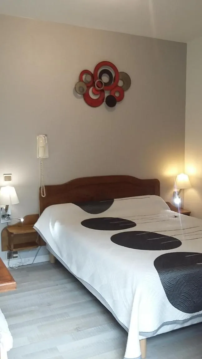 Comfort Double Room in Logis Hôtel restaurant Auberge de la Cascade