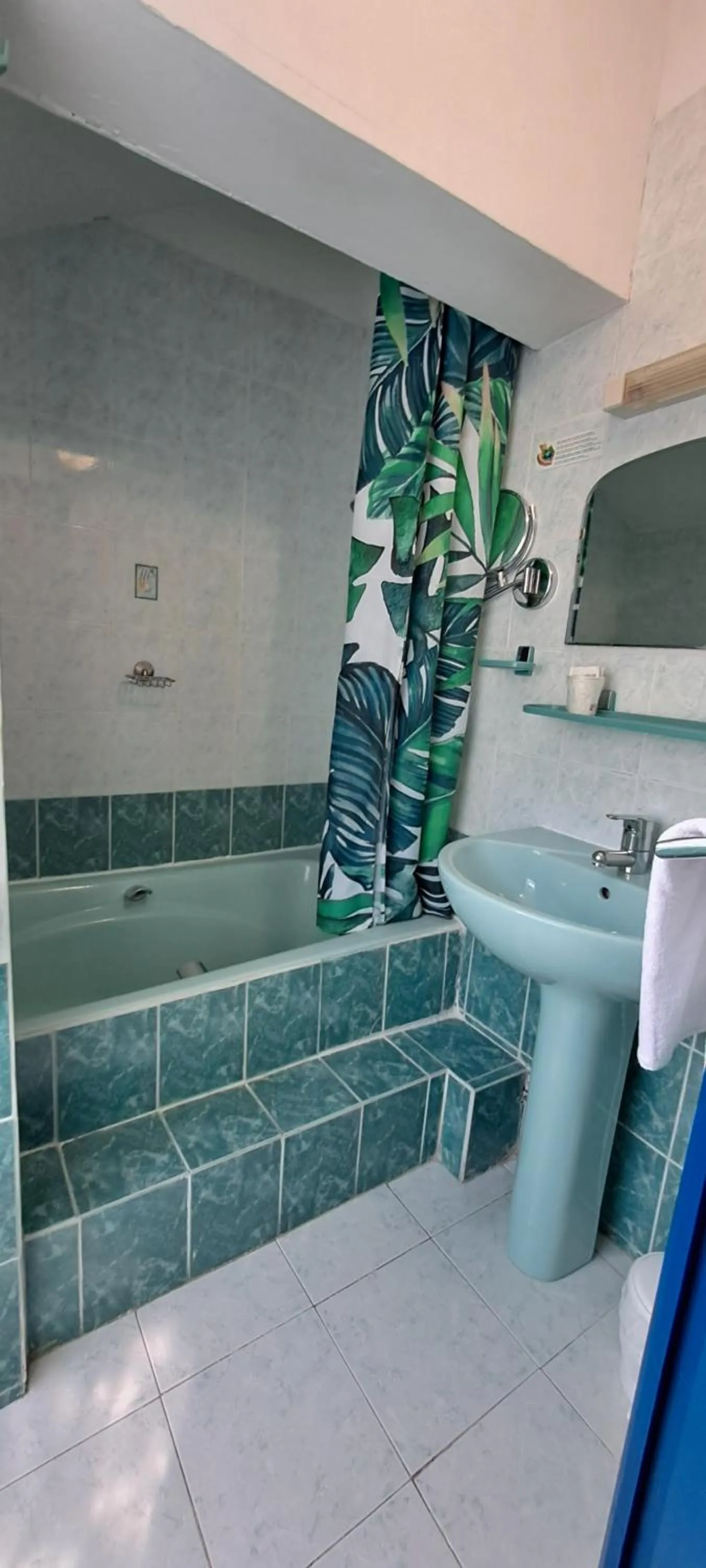 Bathroom in Logis Hôtel restaurant Auberge de la Cascade