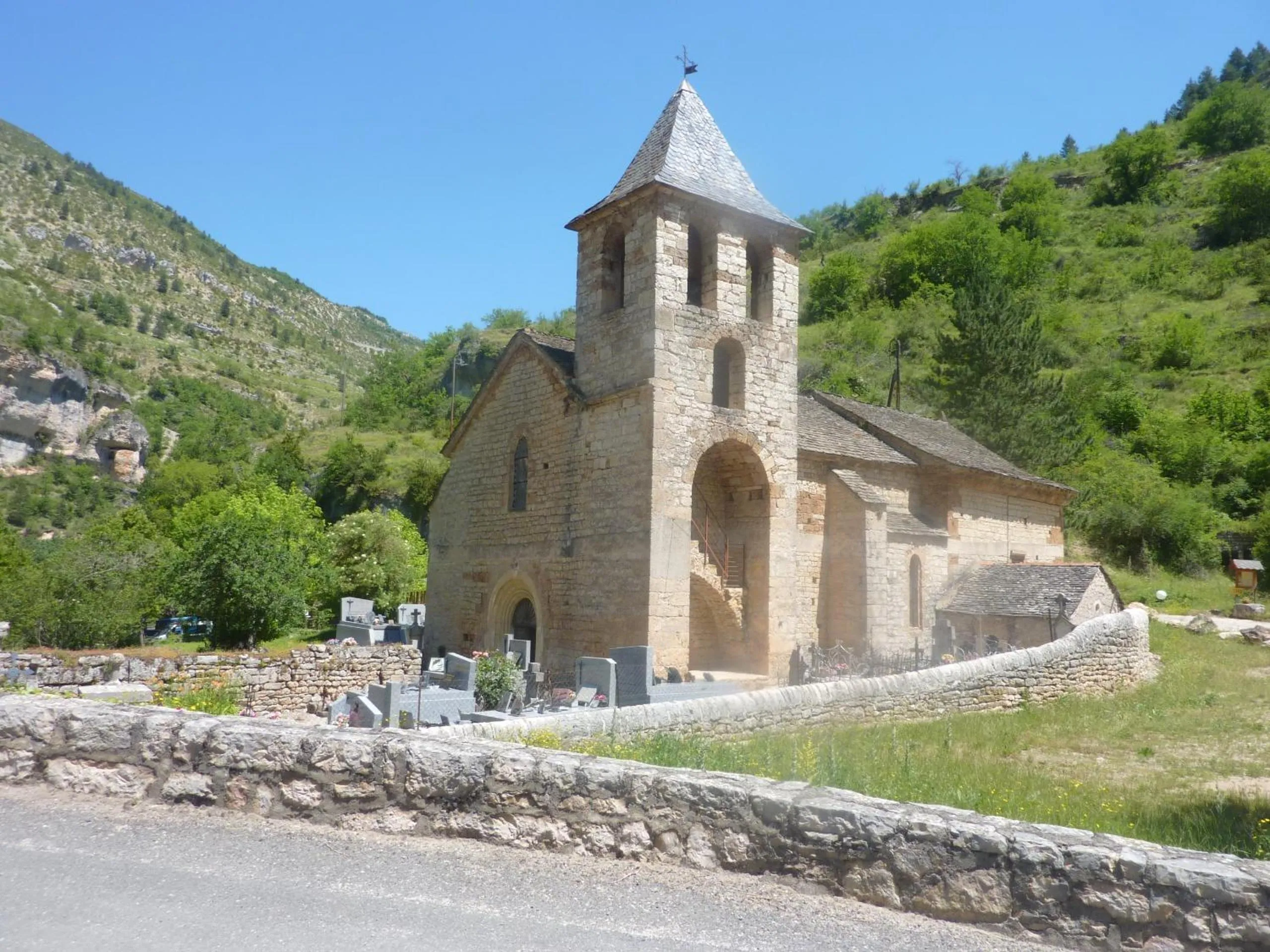 Natural landscape in Logis Hôtel restaurant Auberge de la Cascade
