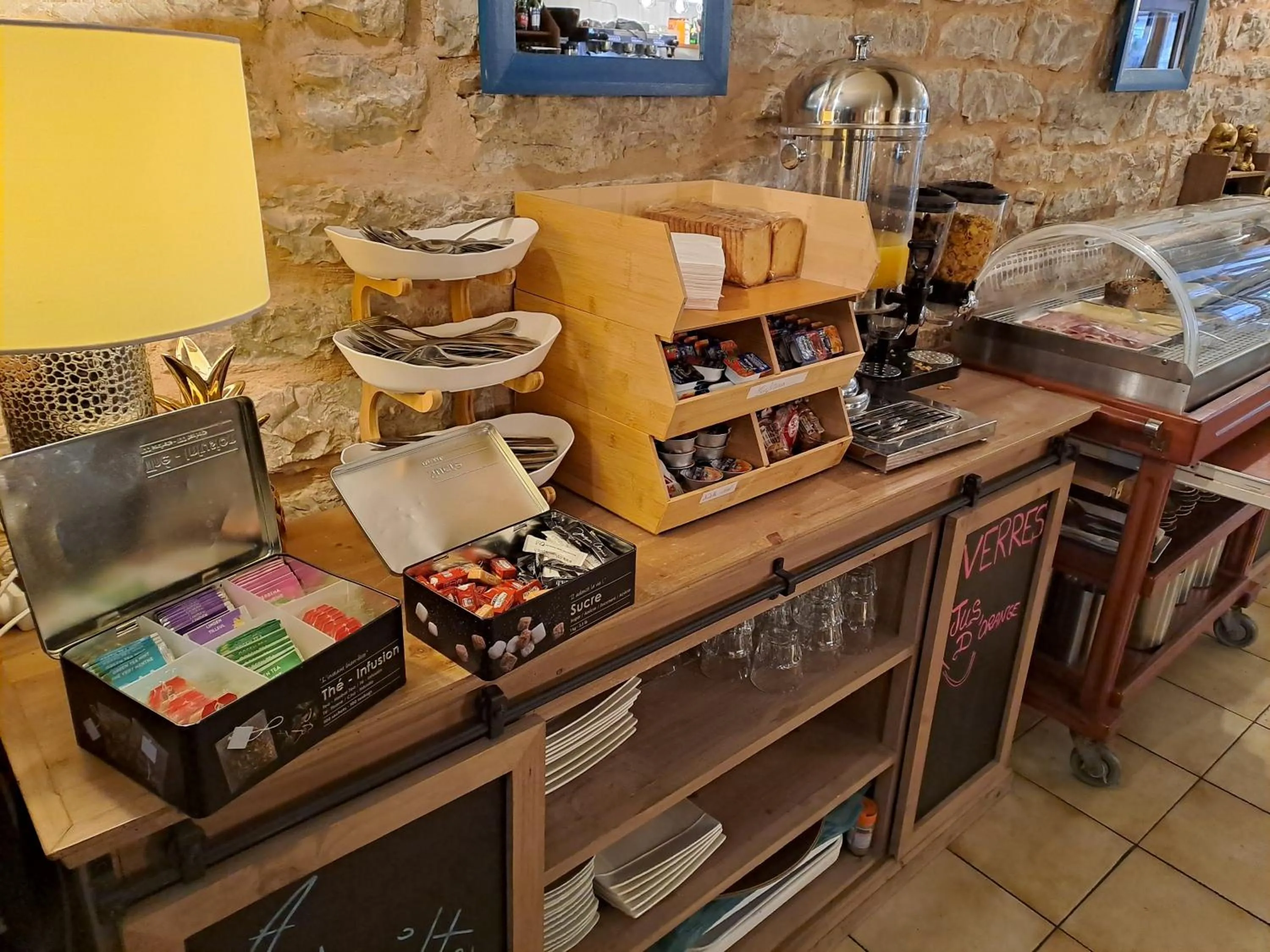 Breakfast in Logis Hôtel restaurant Auberge de la Cascade