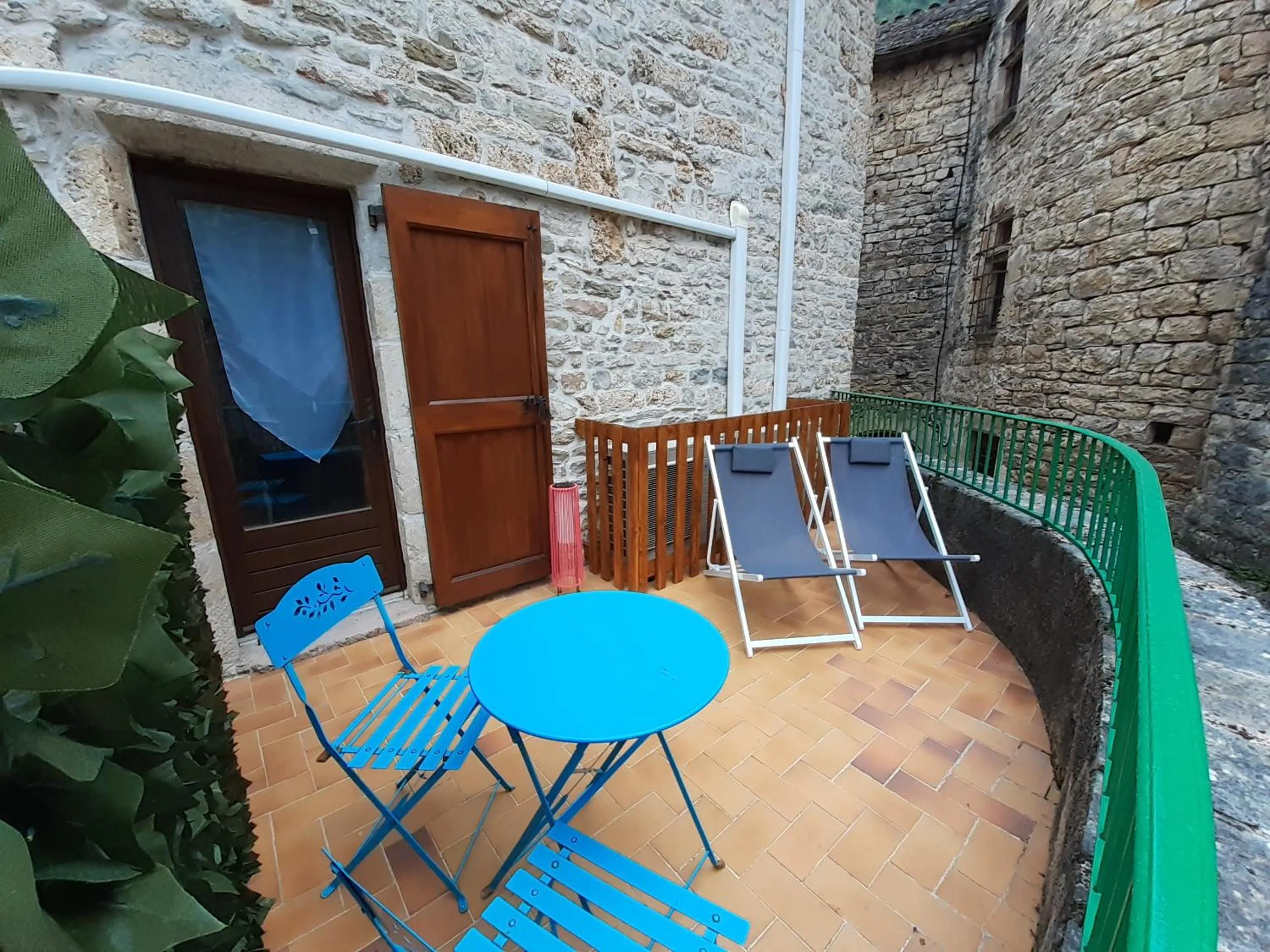 Double Room with Balcony in Logis Hôtel restaurant Auberge de la Cascade
