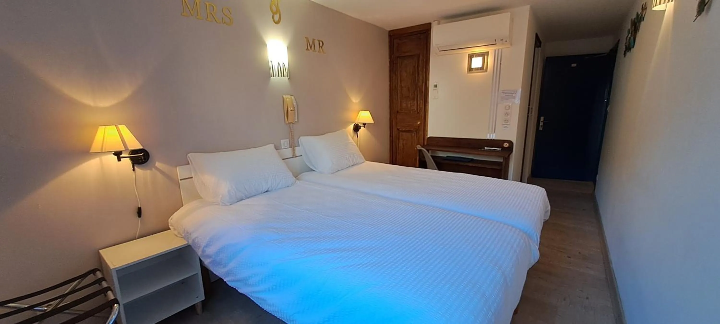 Bedroom, Bed in Logis Hôtel restaurant Auberge de la Cascade