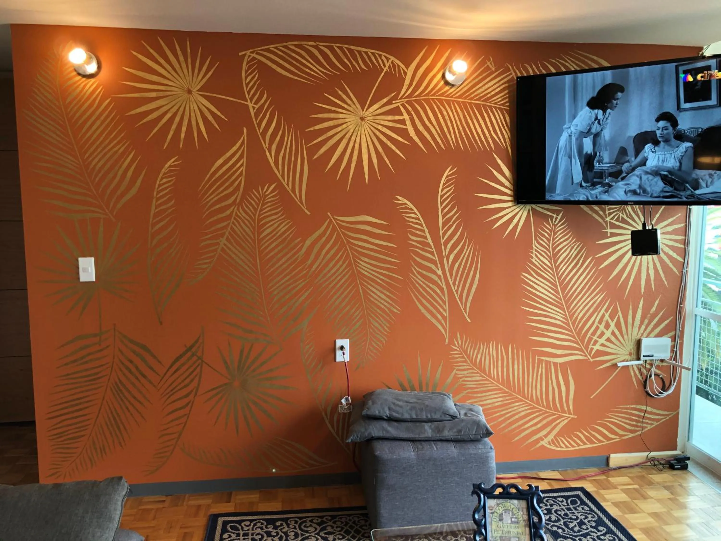 Communal lounge/ TV room in Caravansaro Vazquez de Mella 347 Polanco