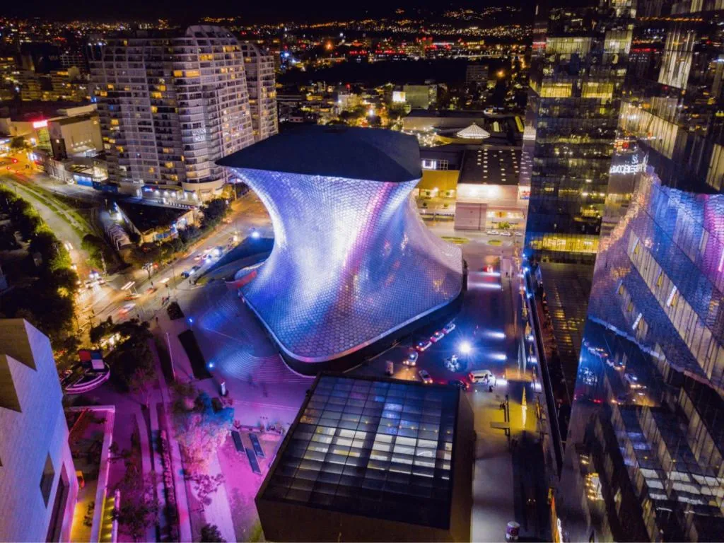 Caravansaro Vazquez de Mella 347 Polanco