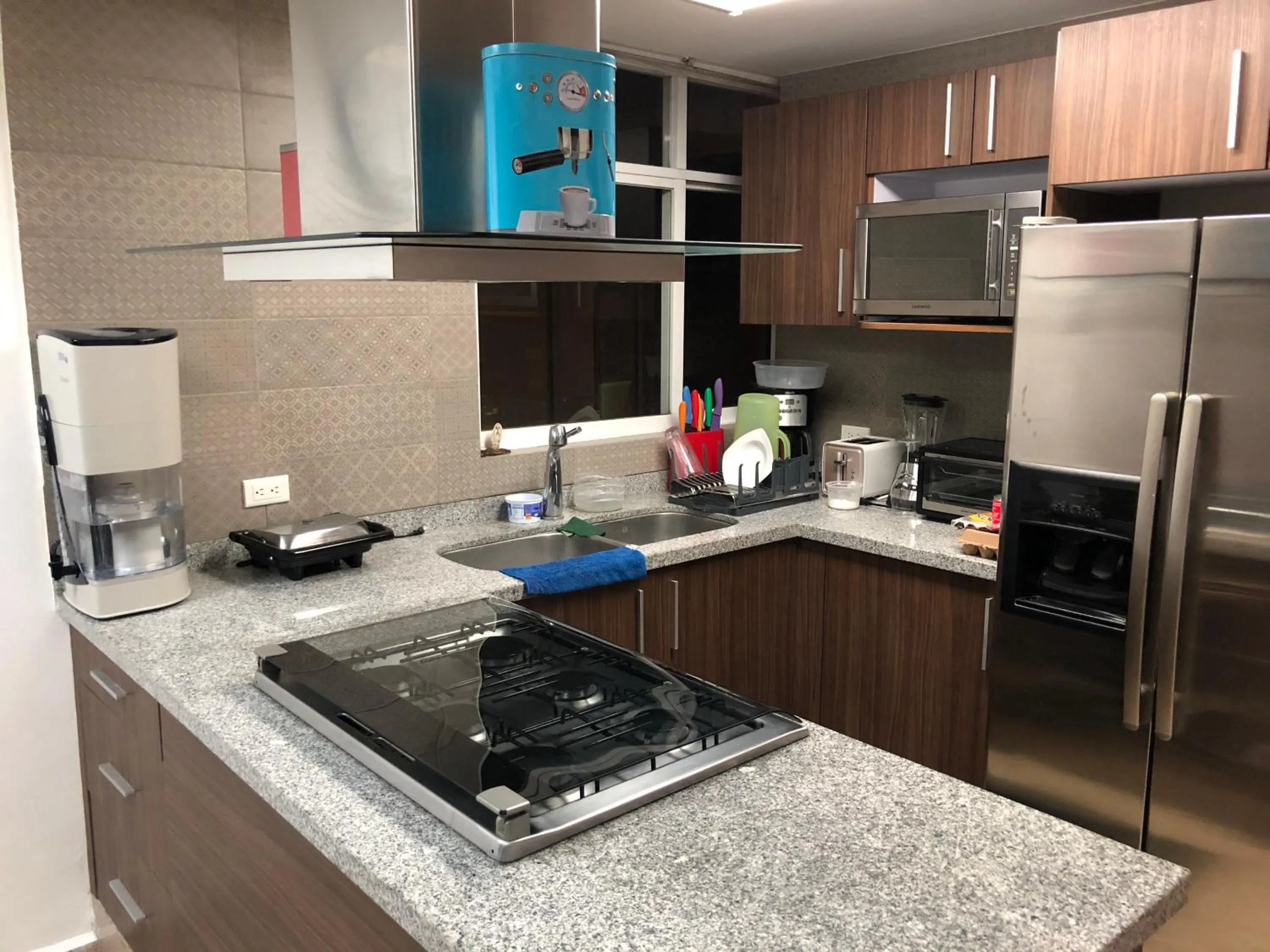 Communal kitchen in Caravansaro Vazquez de Mella 347 Polanco