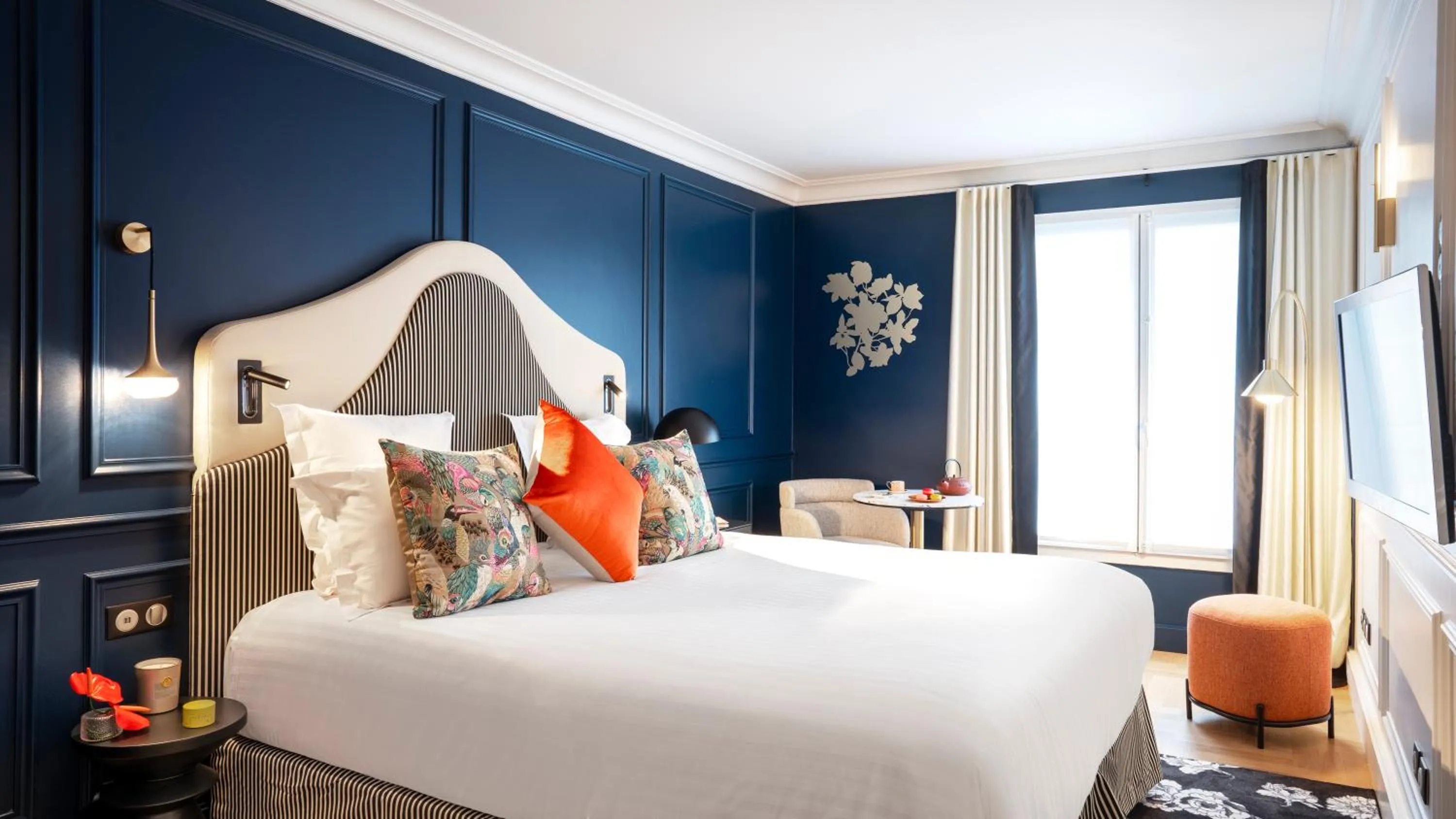 Bed in Residhome Paris Opéra