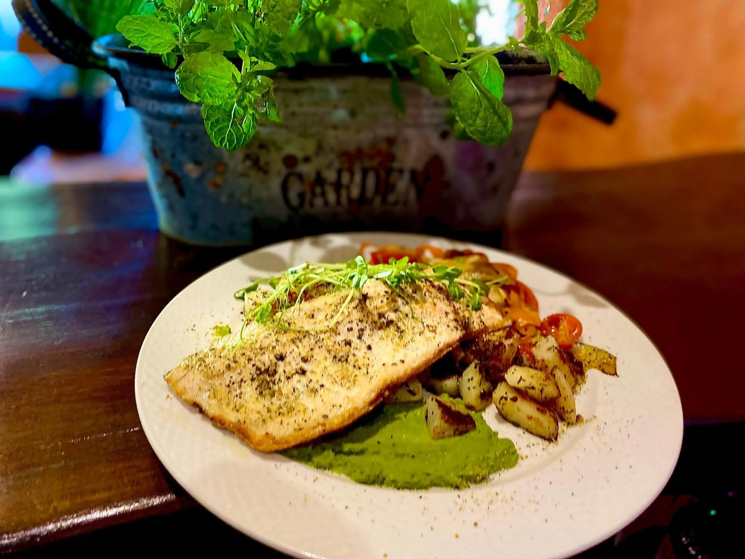 Restaurant/places to eat in Troll