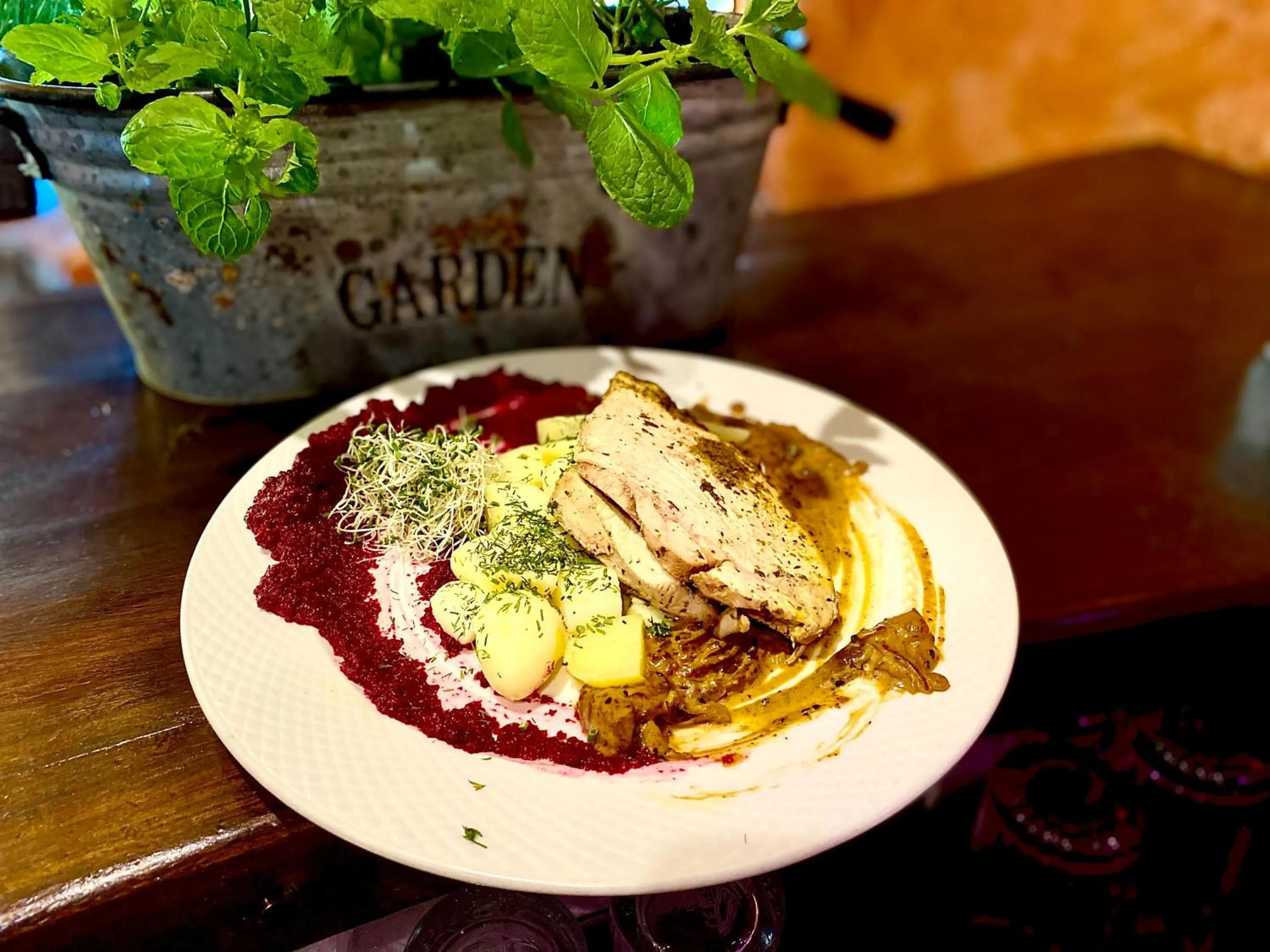 Restaurant/places to eat in Troll