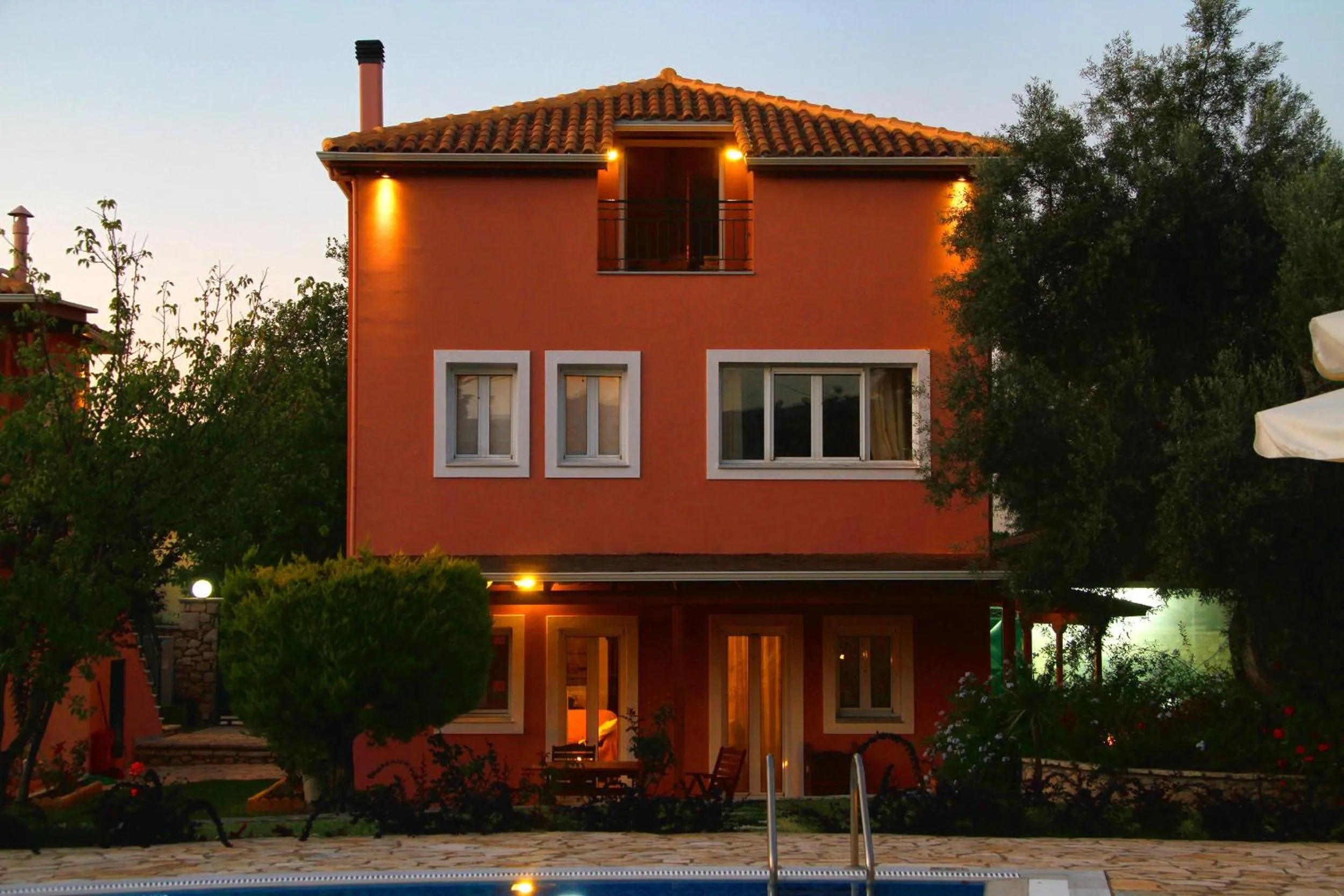 Property building in Saint Thomas Village