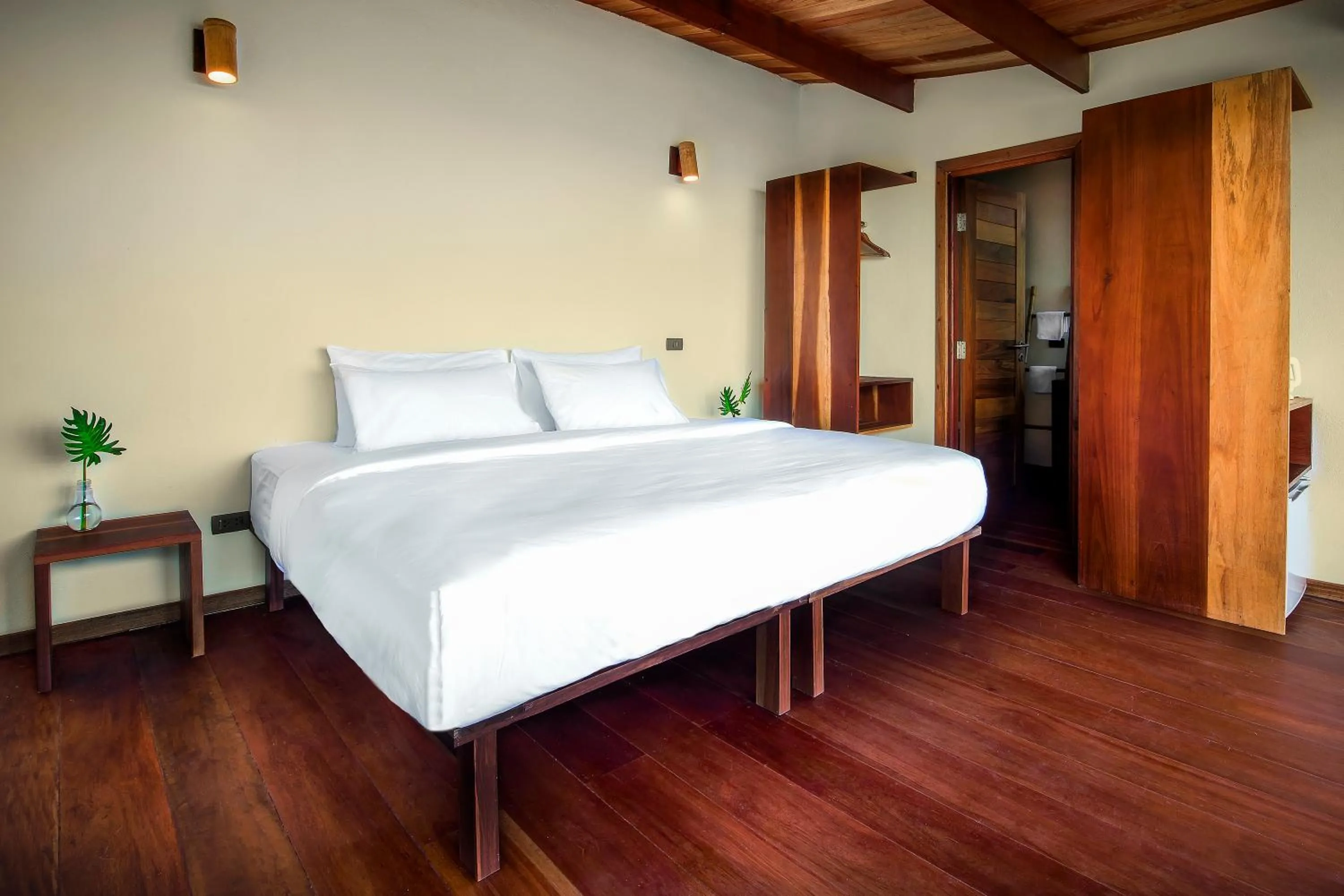 Photo of the whole room, Bed in Ecotao Lodge