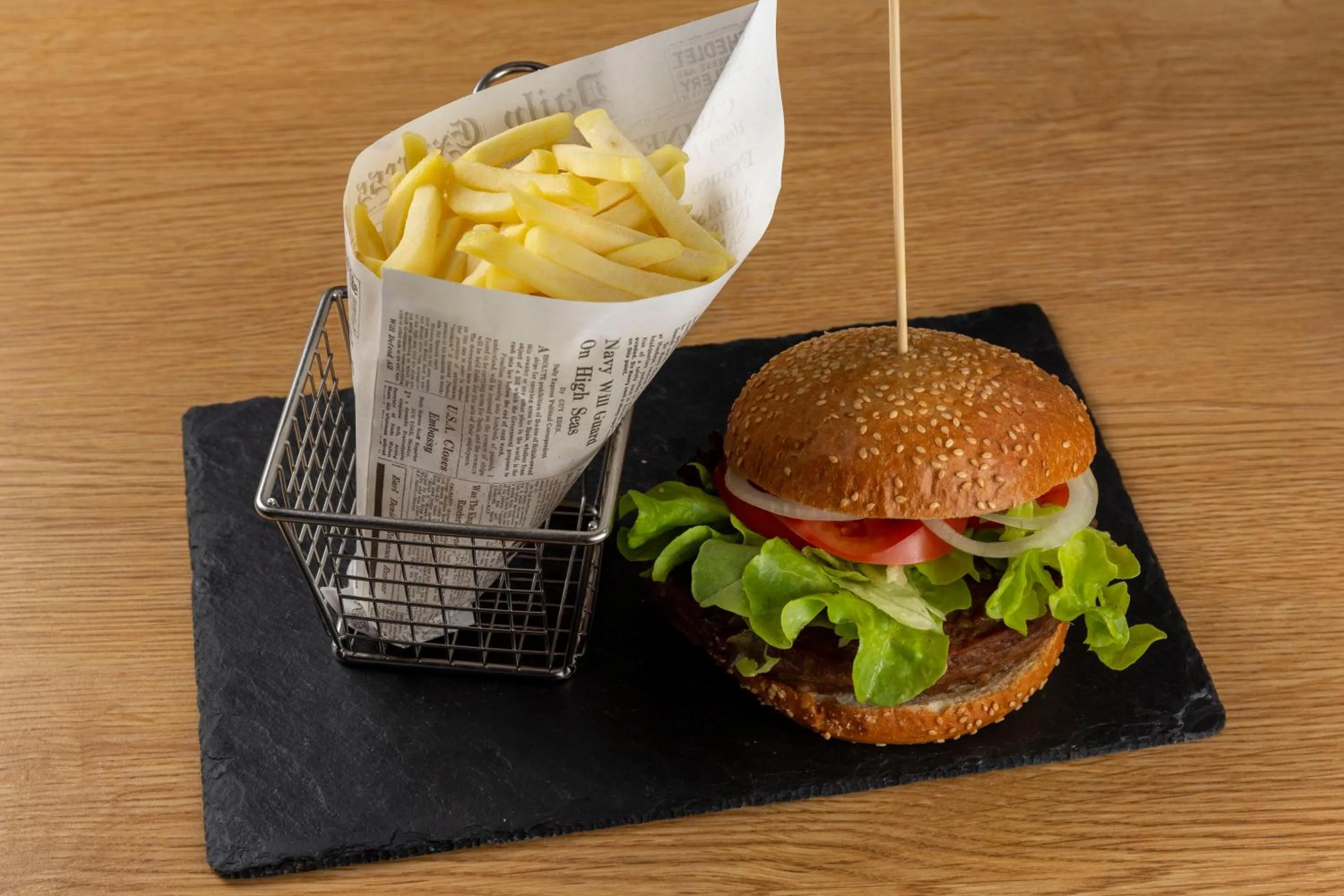 Restaurant/places to eat in Gasthof Enge Self Check-In Hotel