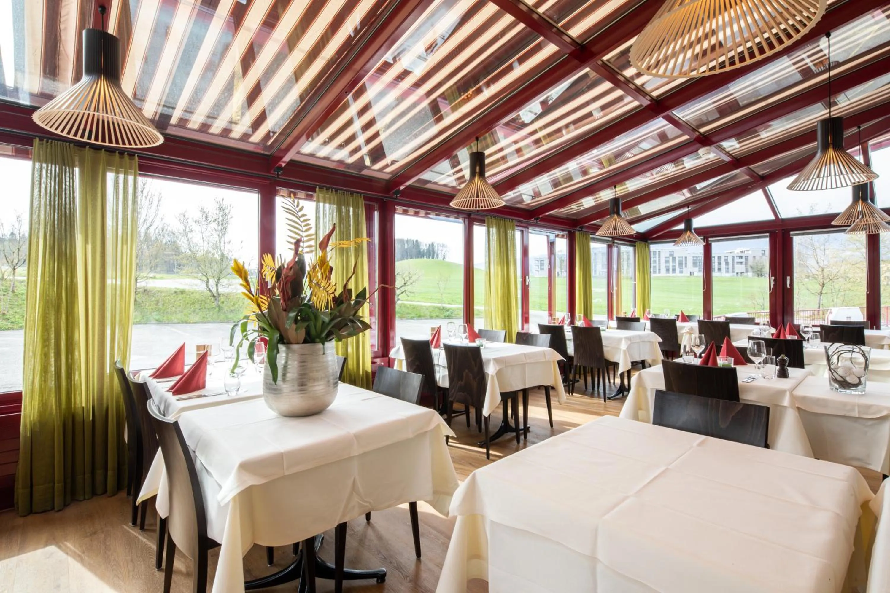 Restaurant/places to eat in Gasthof Enge Self Check-In Hotel