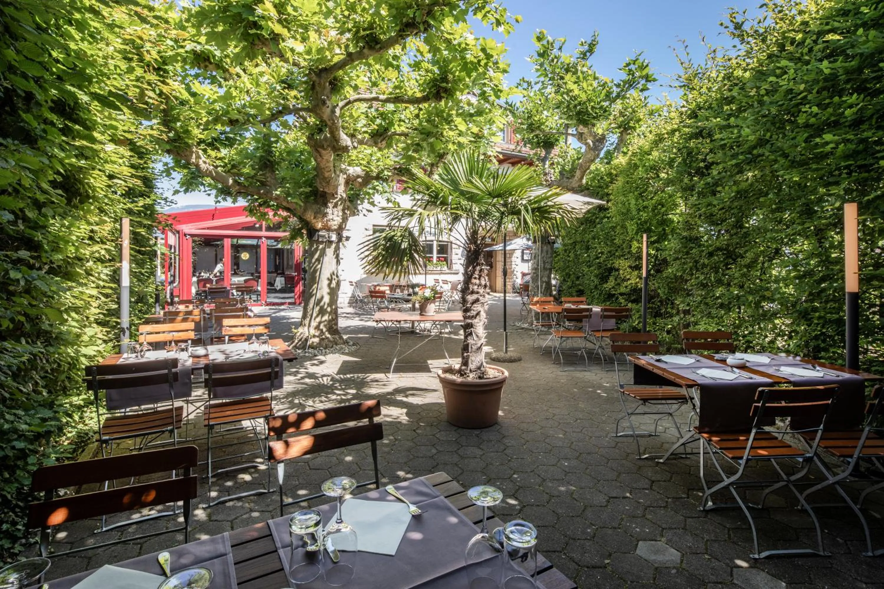 Restaurant/places to eat in Gasthof Enge Self Check-In Hotel