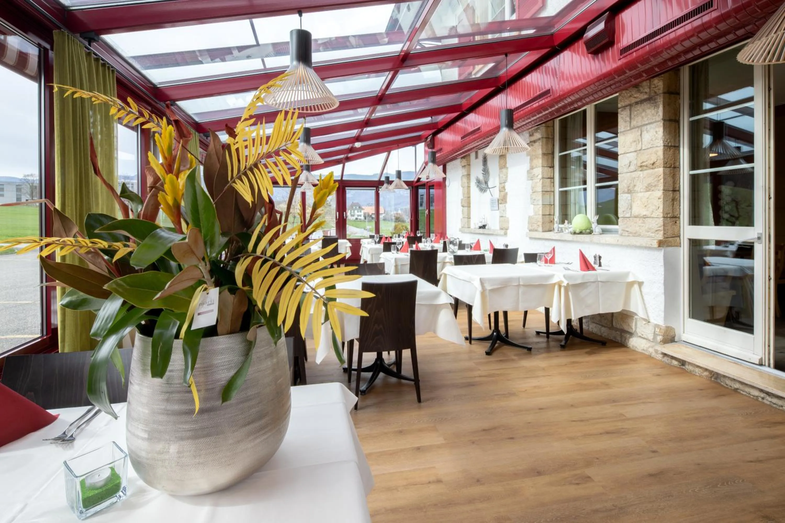 Restaurant/places to eat in Gasthof Enge Self Check-In Hotel