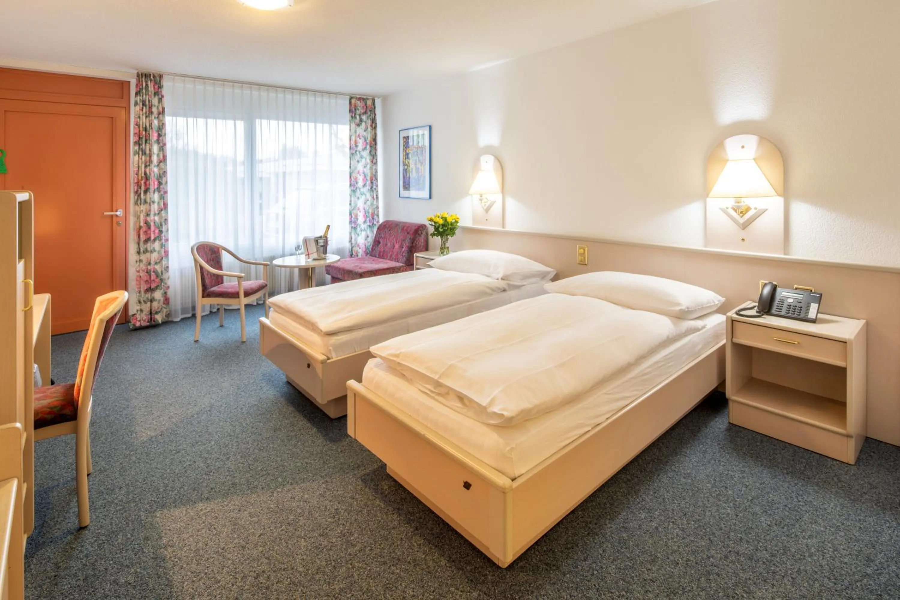 Bed in Gasthof Enge Self Check-In Hotel