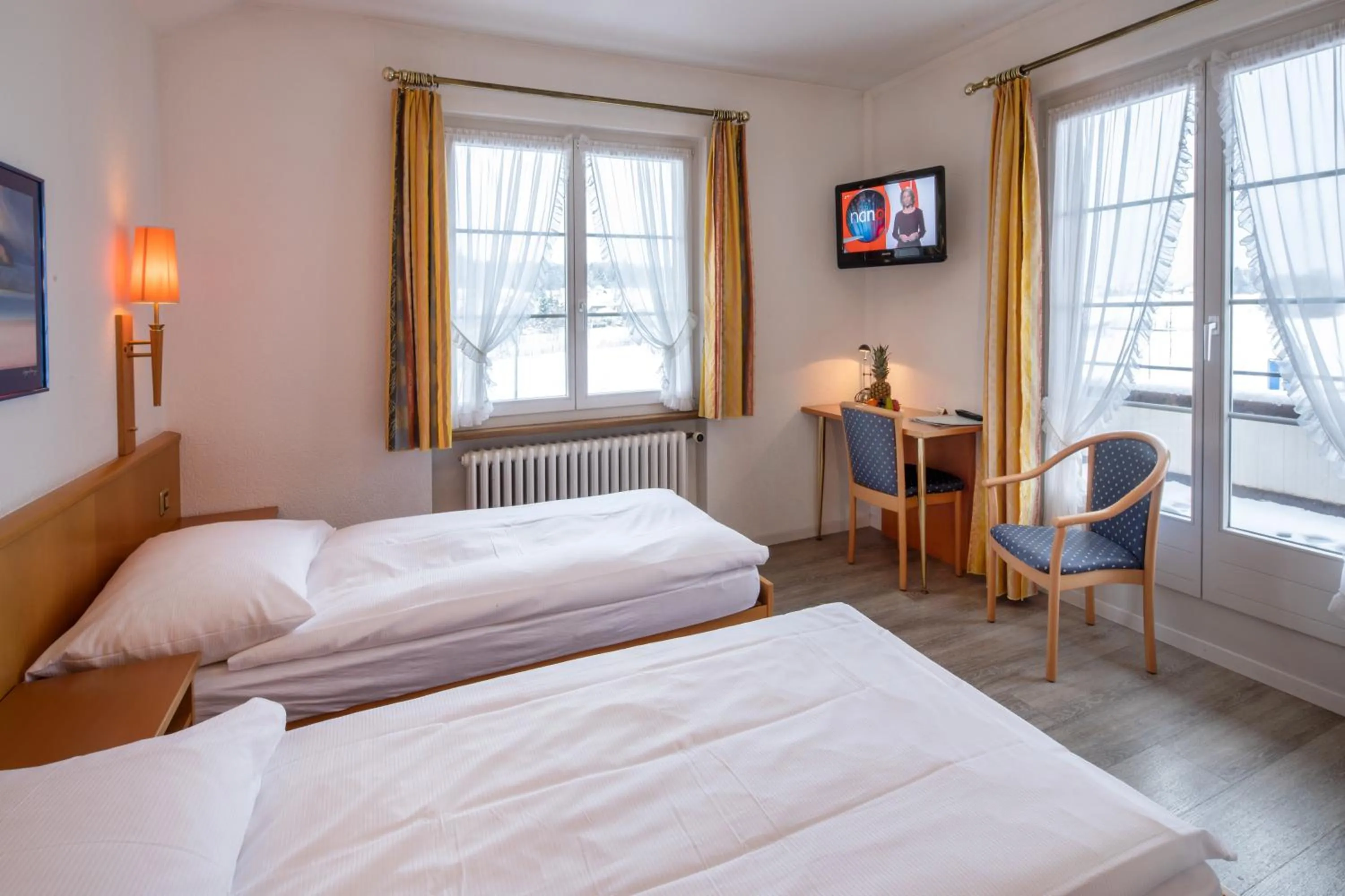 Bed in Gasthof Enge Self Check-In Hotel