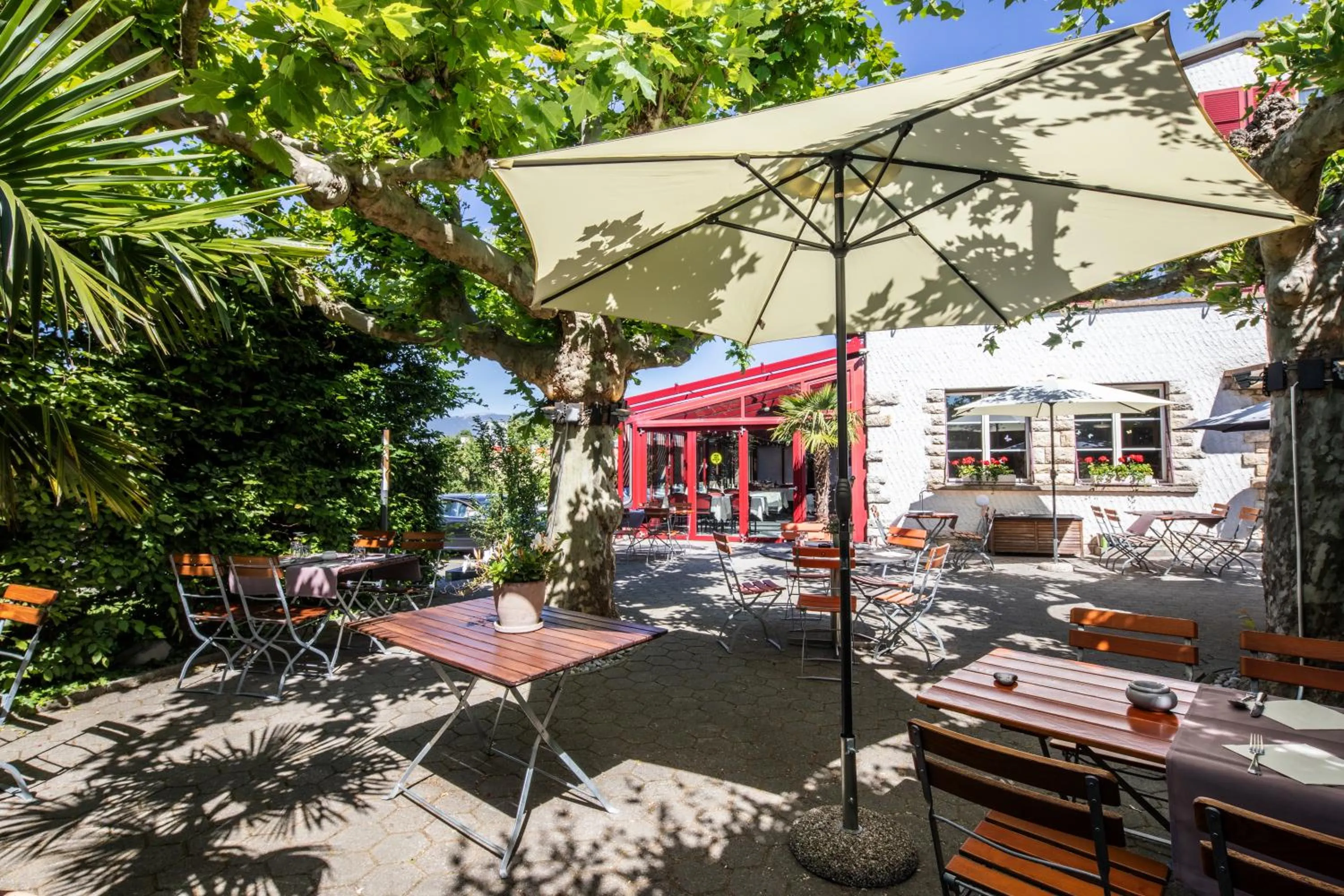 Restaurant/places to eat in Gasthof Enge Self Check-In Hotel