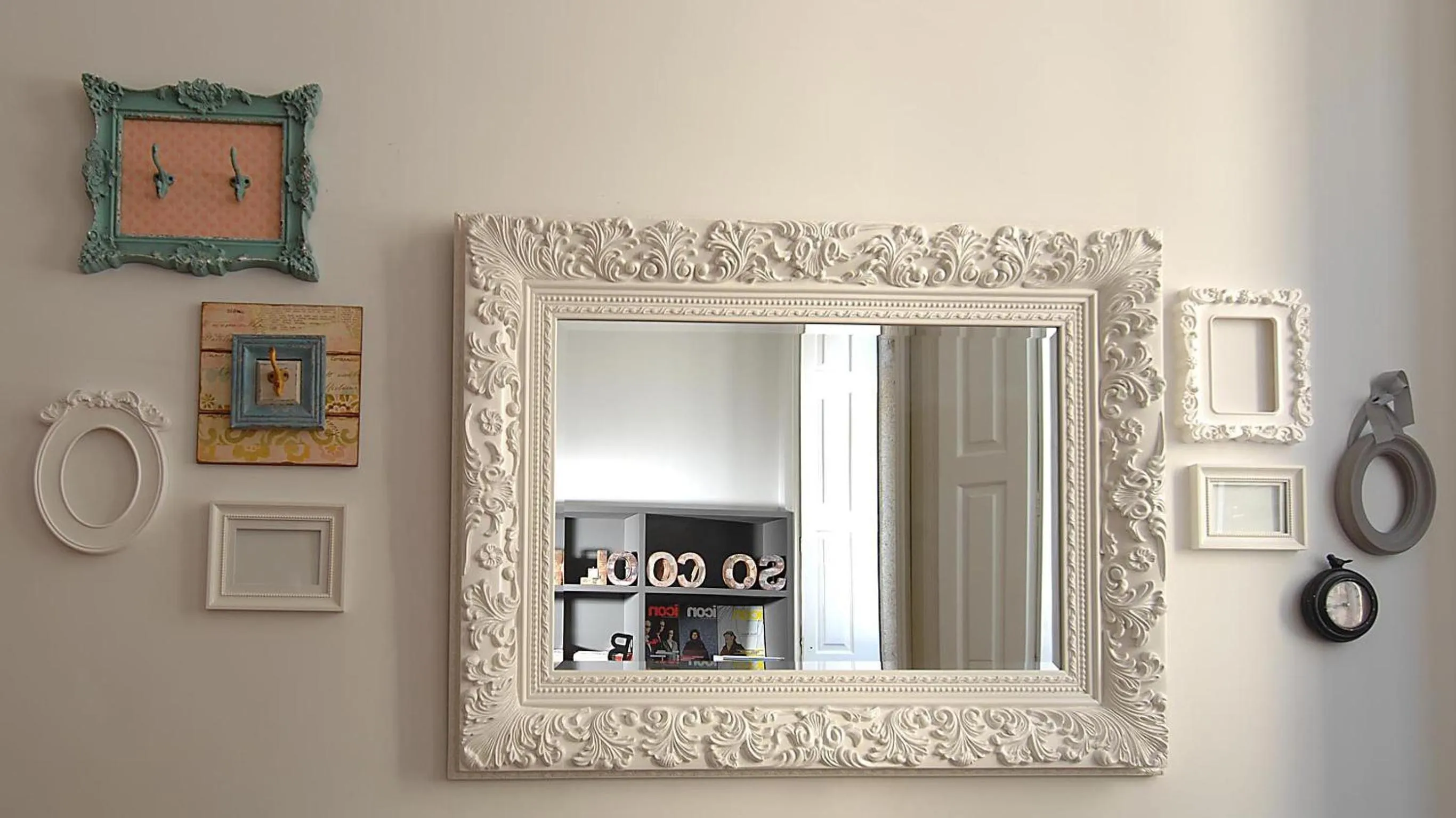 TV and multimedia in So Cool Hostel Porto