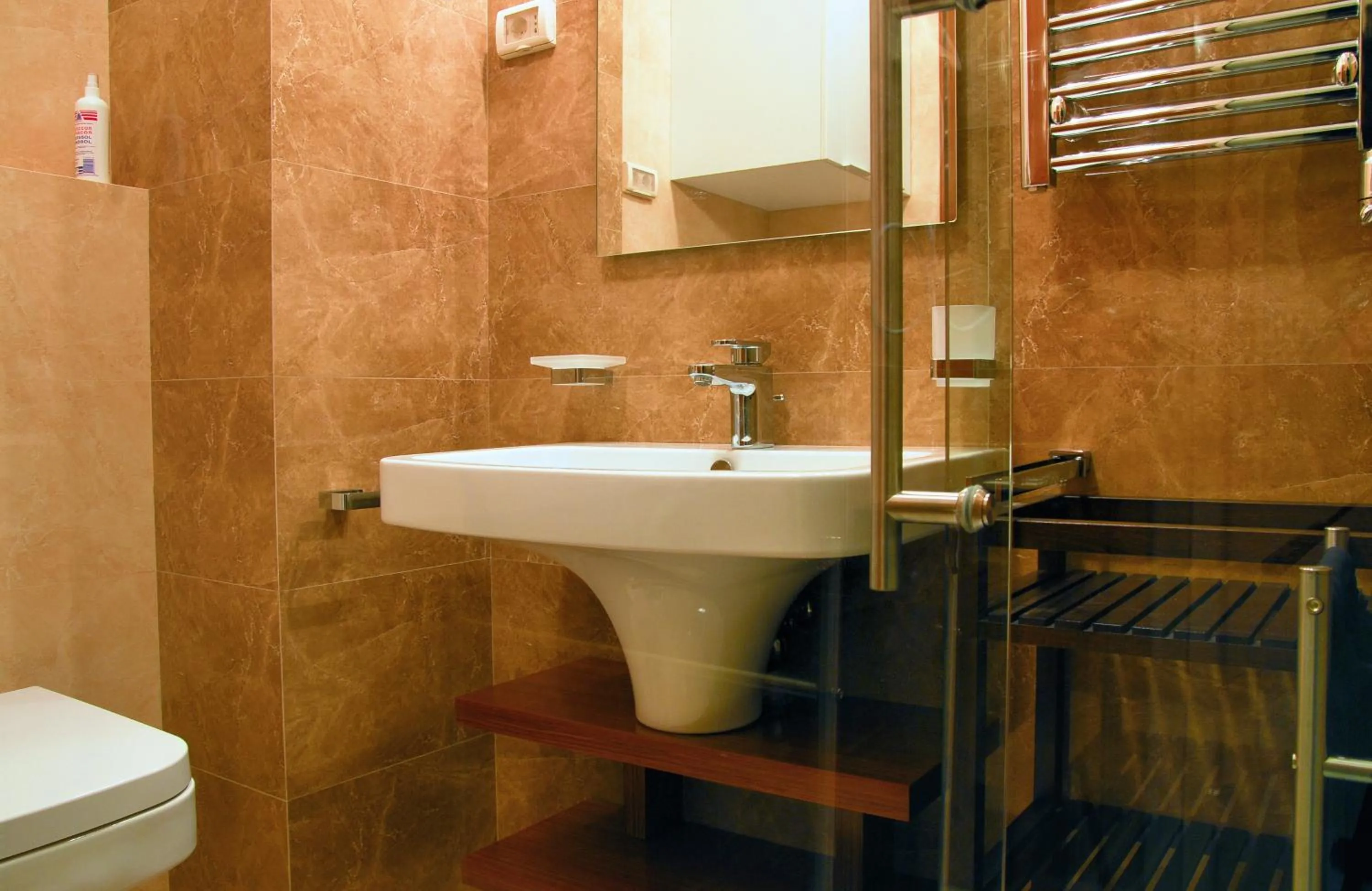 Shower in Apartments Athos