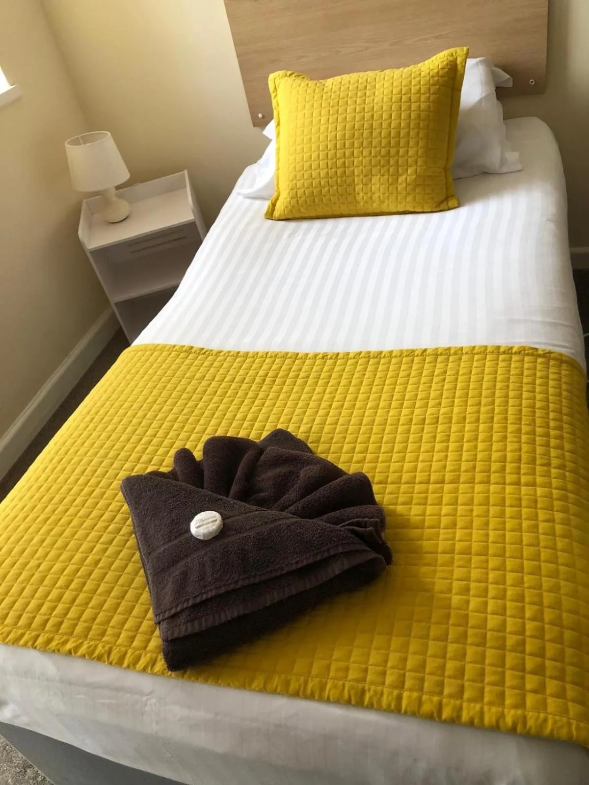 Bed in Royal Grosvenor Hotel