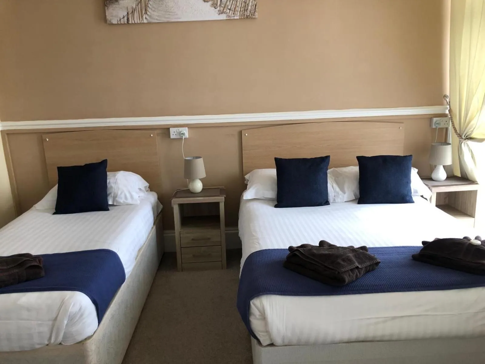 Bed in Royal Grosvenor Hotel