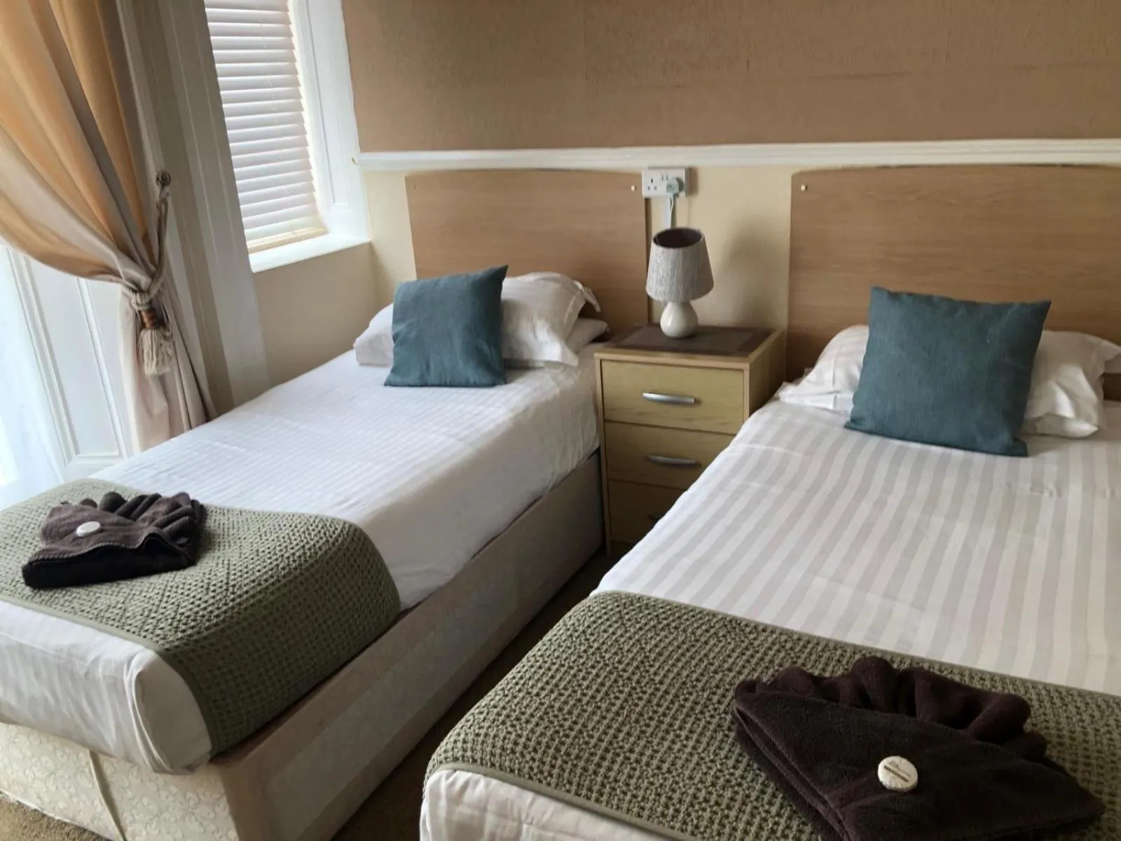 Bed in Royal Grosvenor Hotel